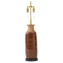 Grande lampe en poterie californienne des années 1970 par l'artiste céramiste The Brent Bennetts