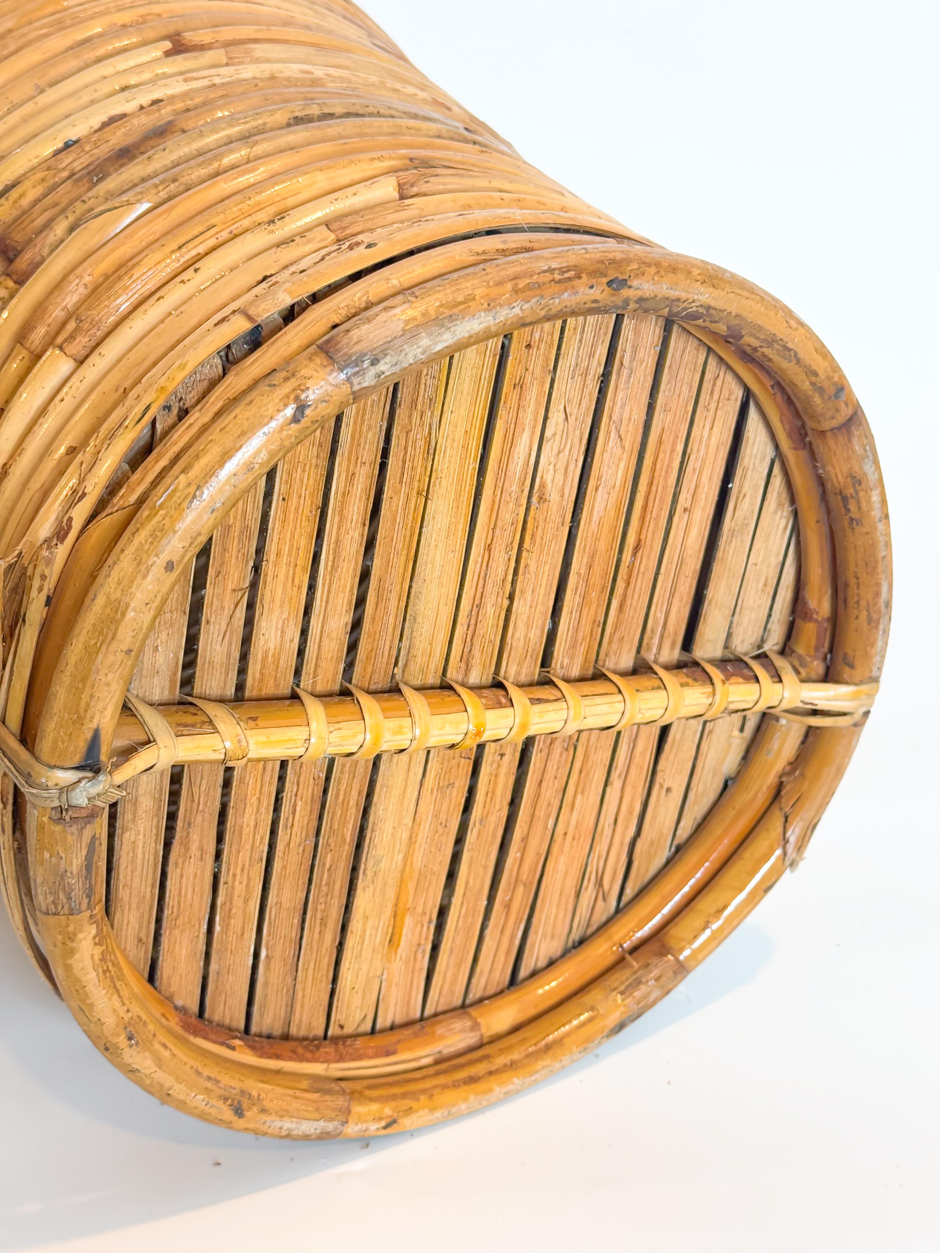 Large 1970s Coiled Pencil Reed Rattan Bamboo Floor Planter or Vase in vendita 2