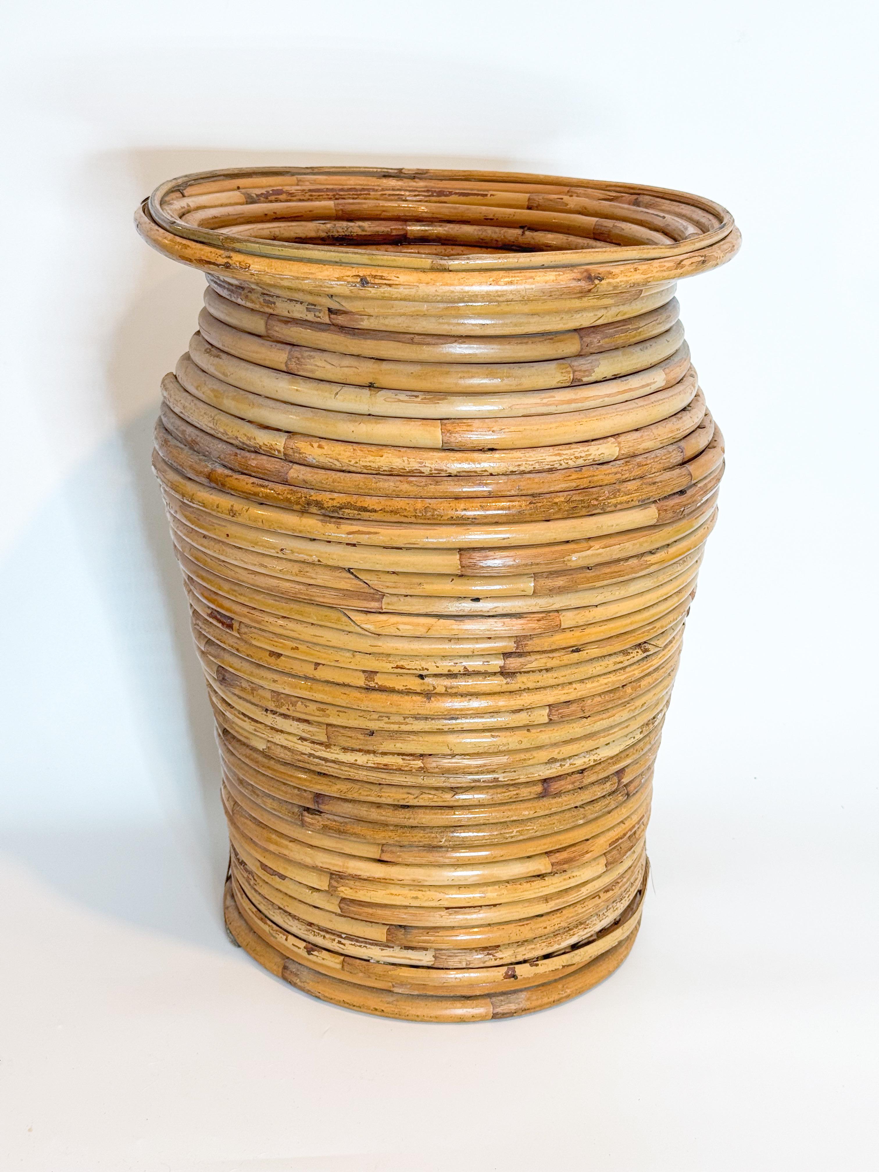 Large 1970s Coiled Pencil Reed Rattan Bamboo Floor Planter or Vase in vendita 3