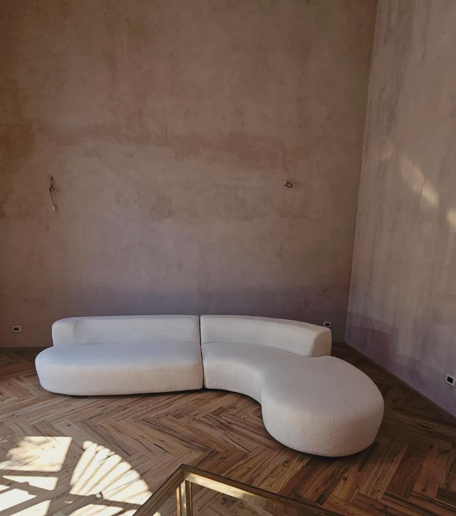 Late 20th Century Large 1970s Curved Italian Sofa in Cream Boucle