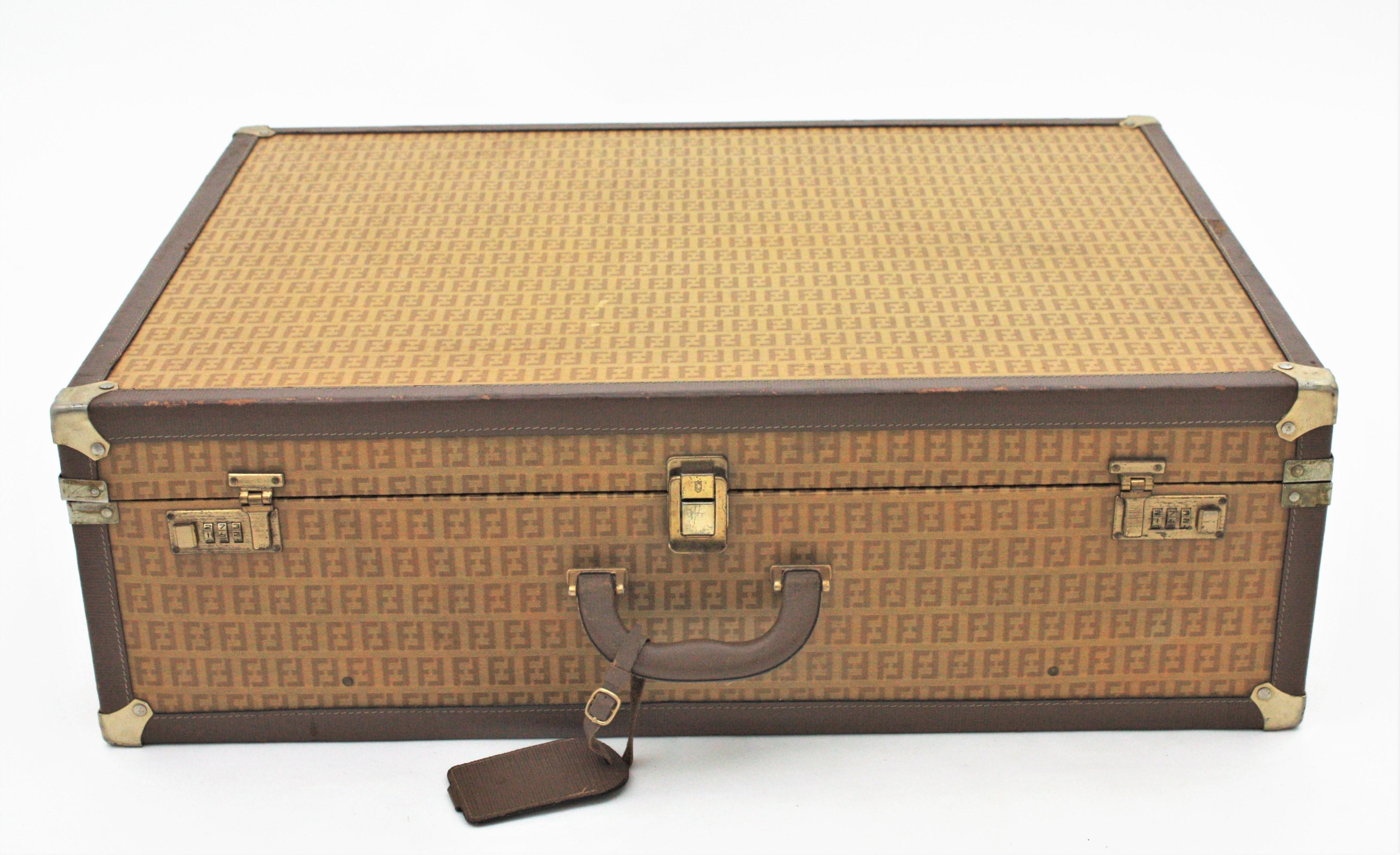 Fendi Vintage Hard Suitcase / Luxury Trunk, Zucca-Muster, 1970er Jahre im Angebot 4