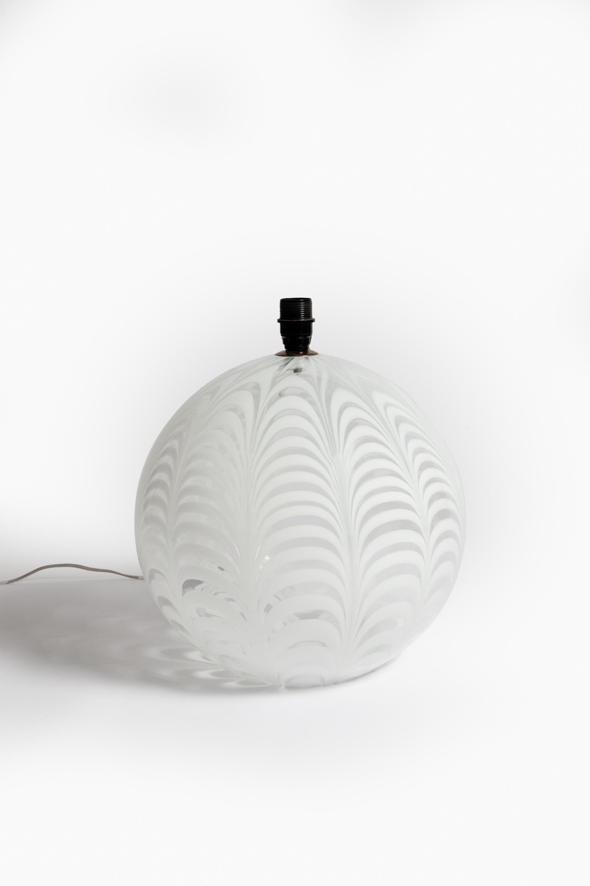 Late 20th Century Large 1970's 'Fenicio' Pattern Murano Glass Lamp For Sale