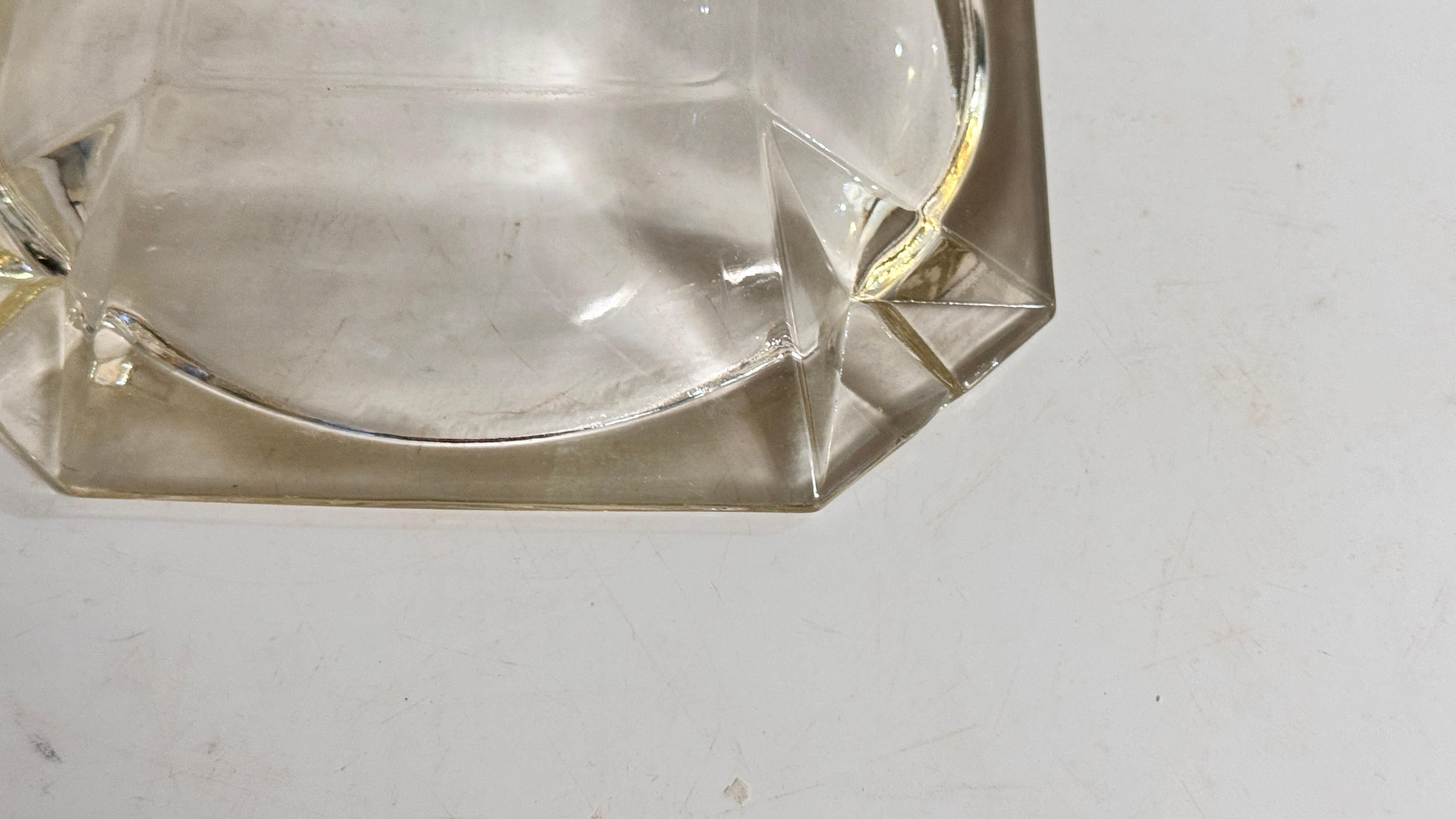 Grand cendrier en verre à facettes des années 1970 - Transparent avec des reflets jaunes en vente 1