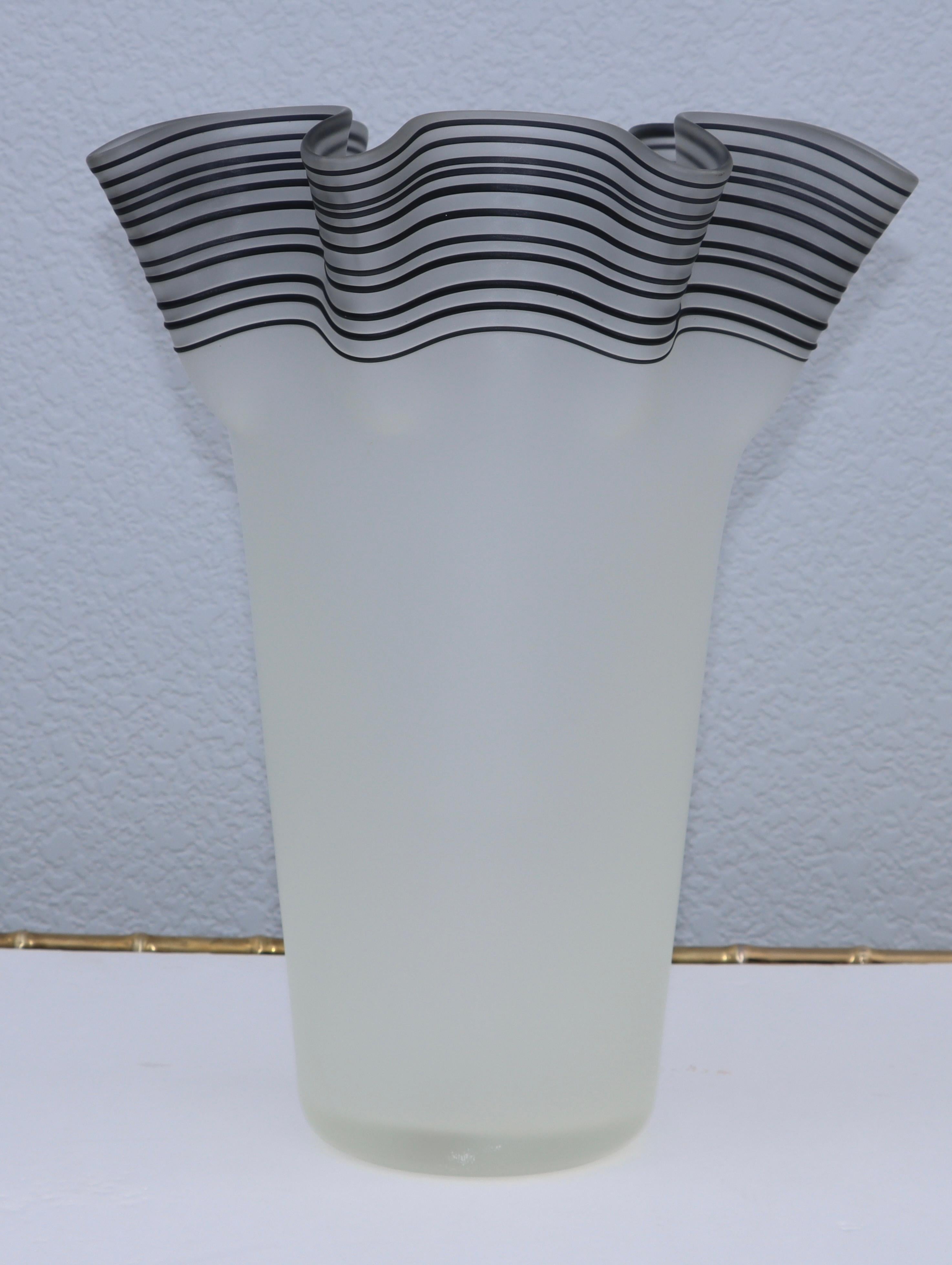 Late 20th Century Large 1970's Frosted Glass Handkerchief Italian Vase For Sale