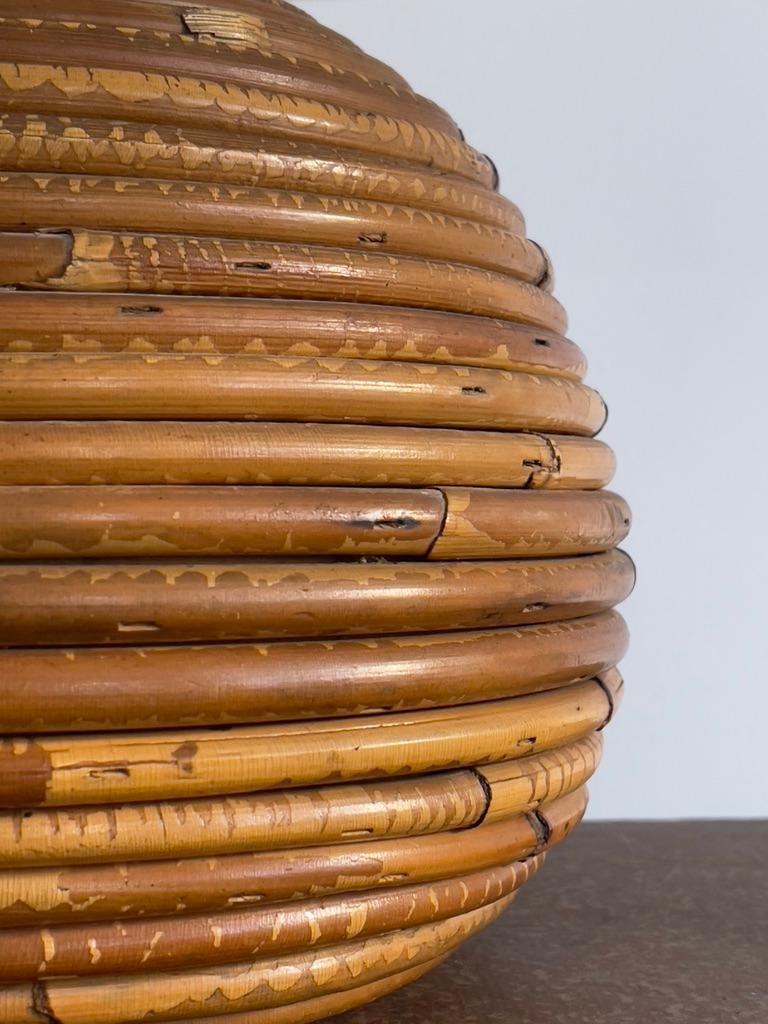 Gran lámpara de sobremesa Gabriella Crespi de los años 70, de ratán y latón. en Bueno estado para la venta en København K, 84