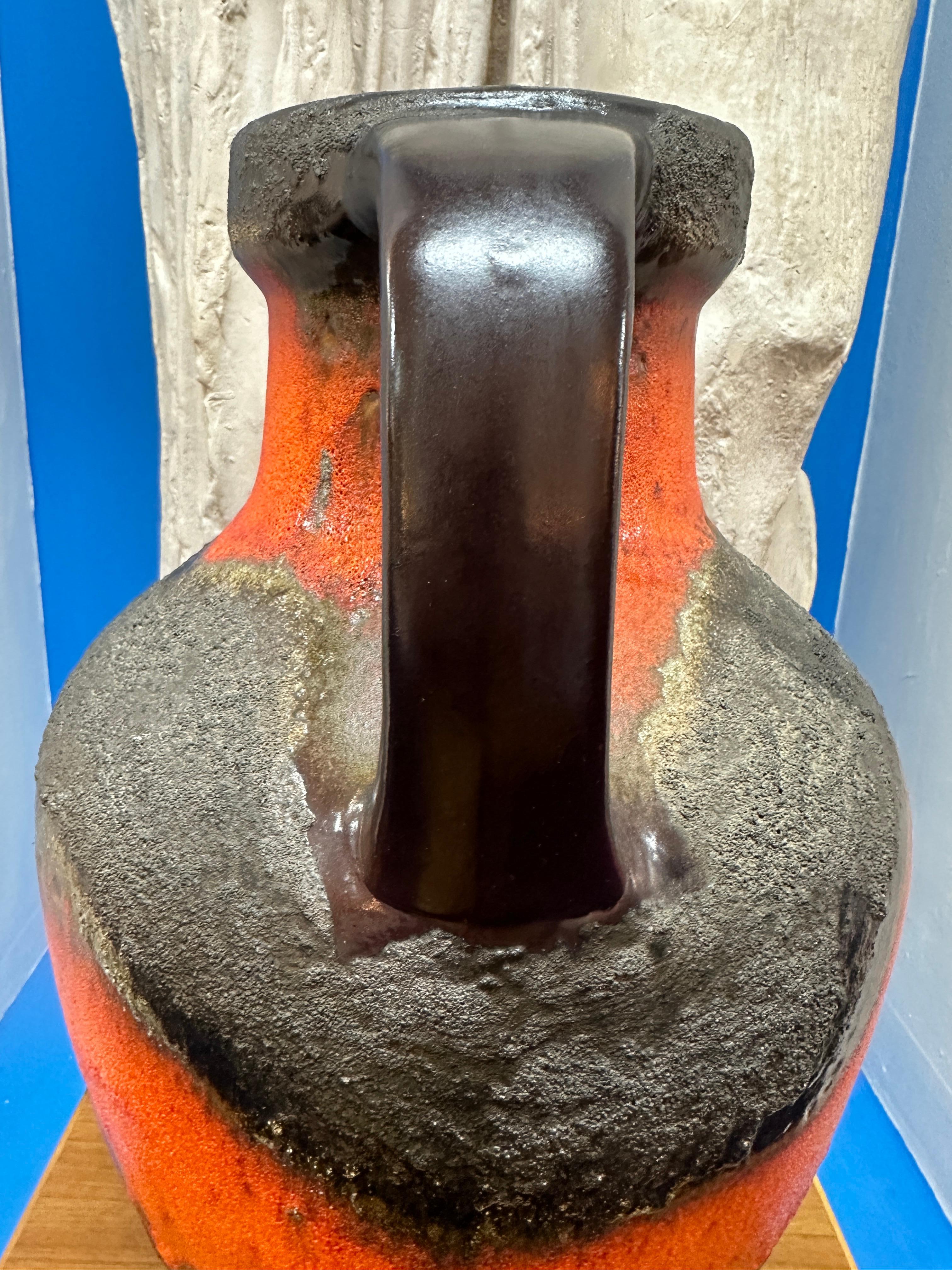 Grande vaso tedesco Carstens Toennishof degli anni '70, marrone e arancione, non smaltato, a forma di brocca in lava grassa in vendita 2