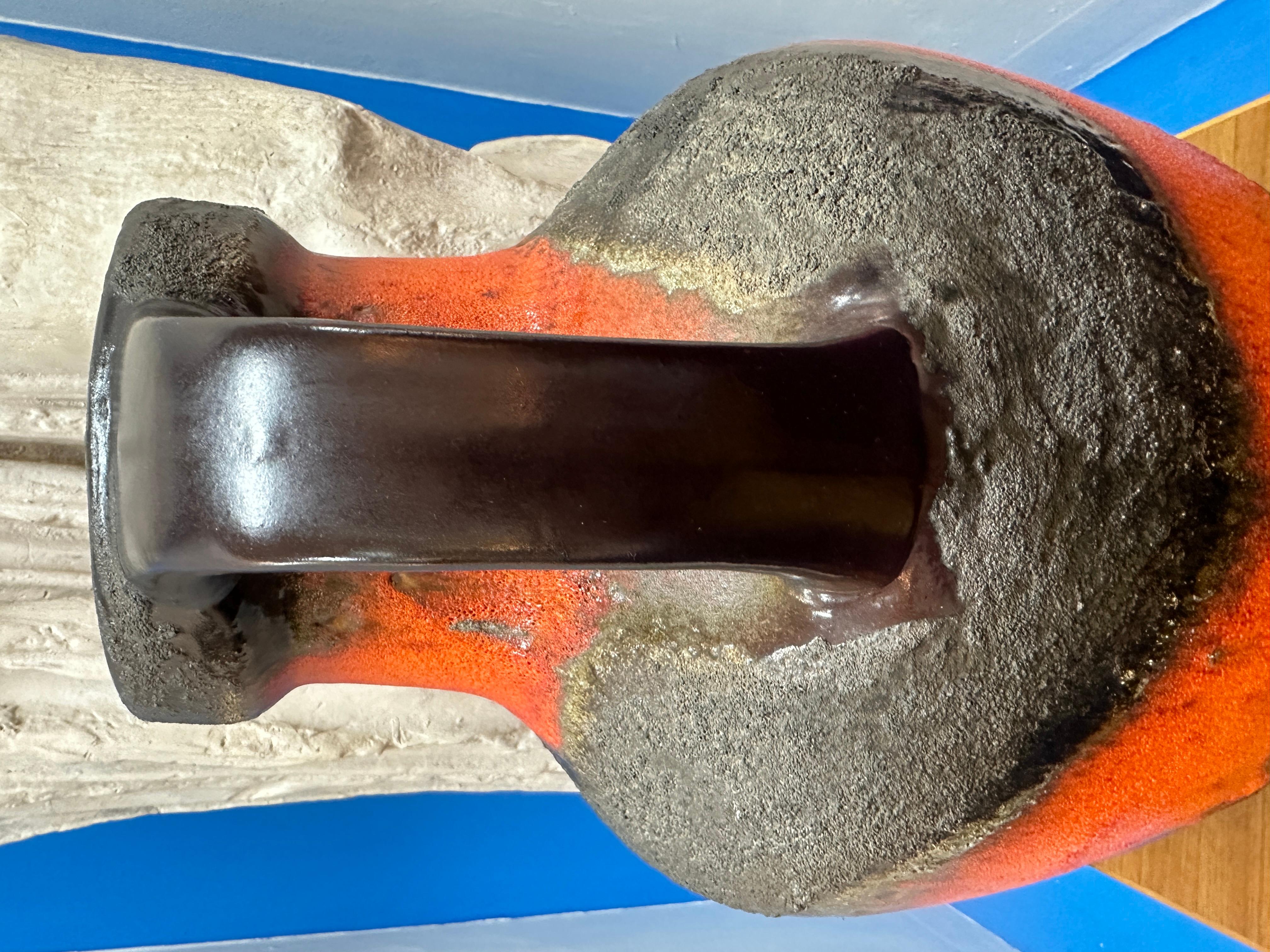 Grande vaso tedesco Carstens Toennishof degli anni '70, marrone e arancione, non smaltato, a forma di brocca in lava grassa in vendita 2