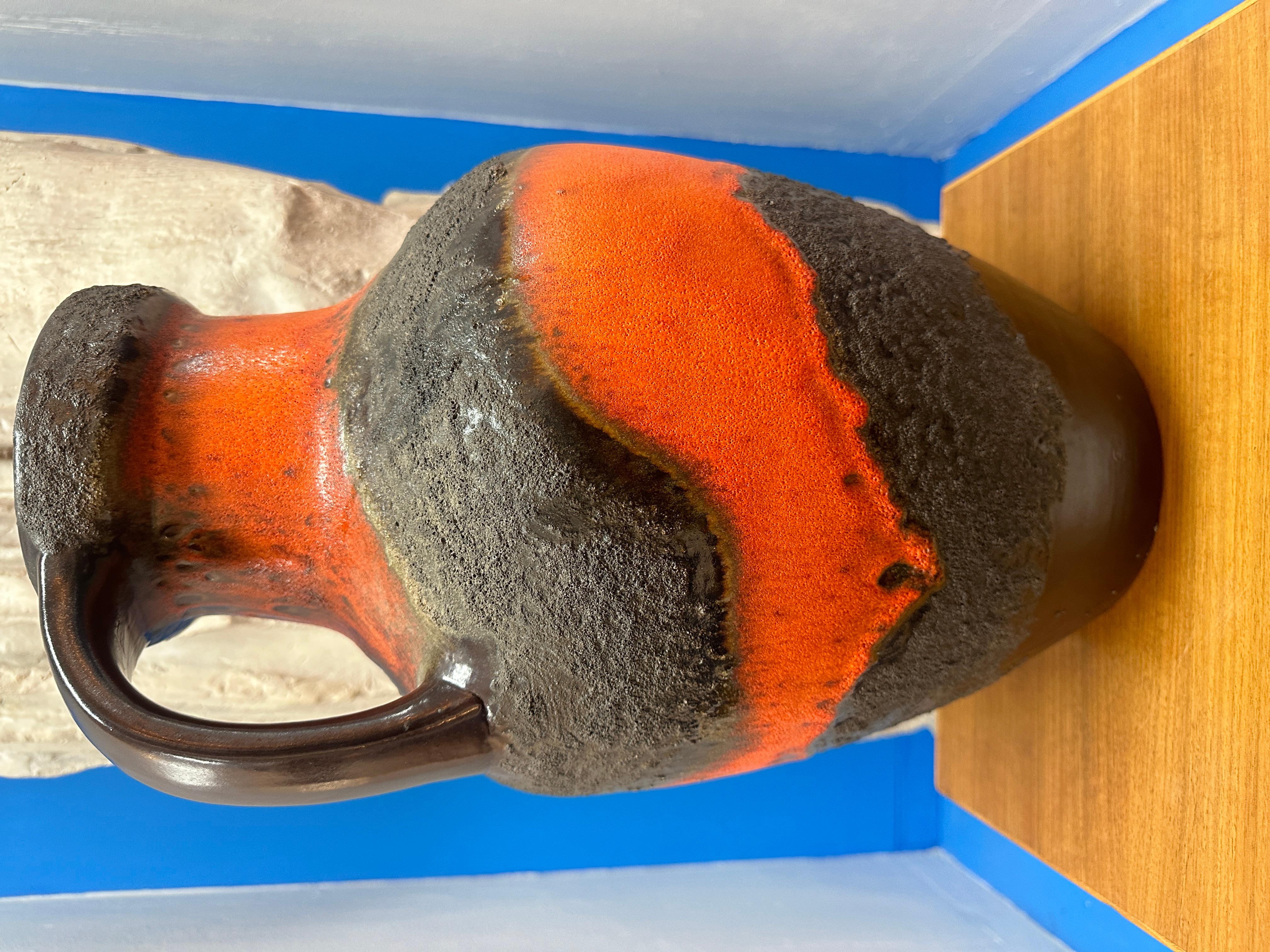 Grande vaso tedesco Carstens Toennishof degli anni '70, marrone e arancione, non smaltato, a forma di brocca in lava grassa in vendita 3