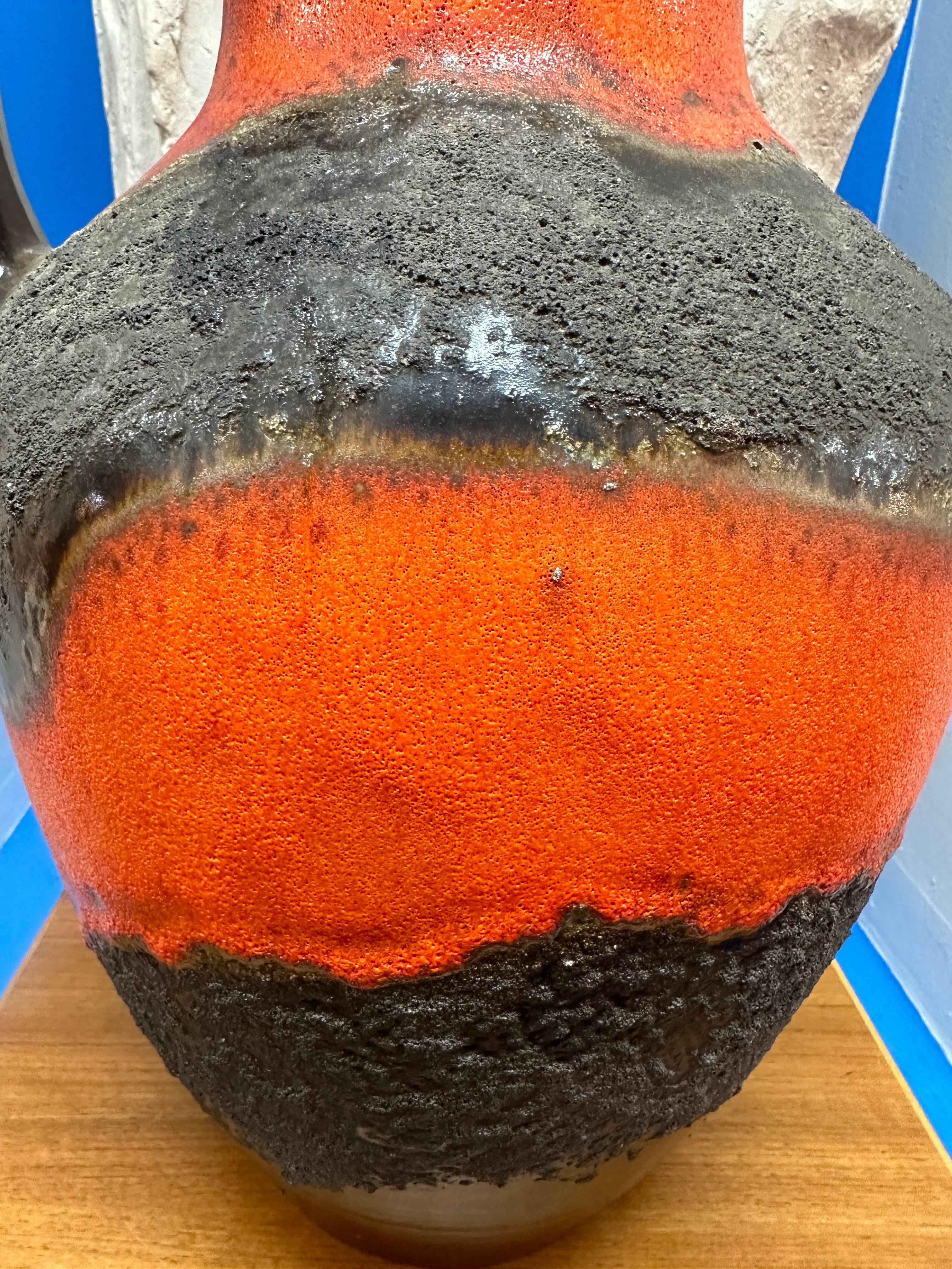 Grande vaso tedesco Carstens Toennishof degli anni '70, marrone e arancione, non smaltato, a forma di brocca in lava grassa in vendita 6