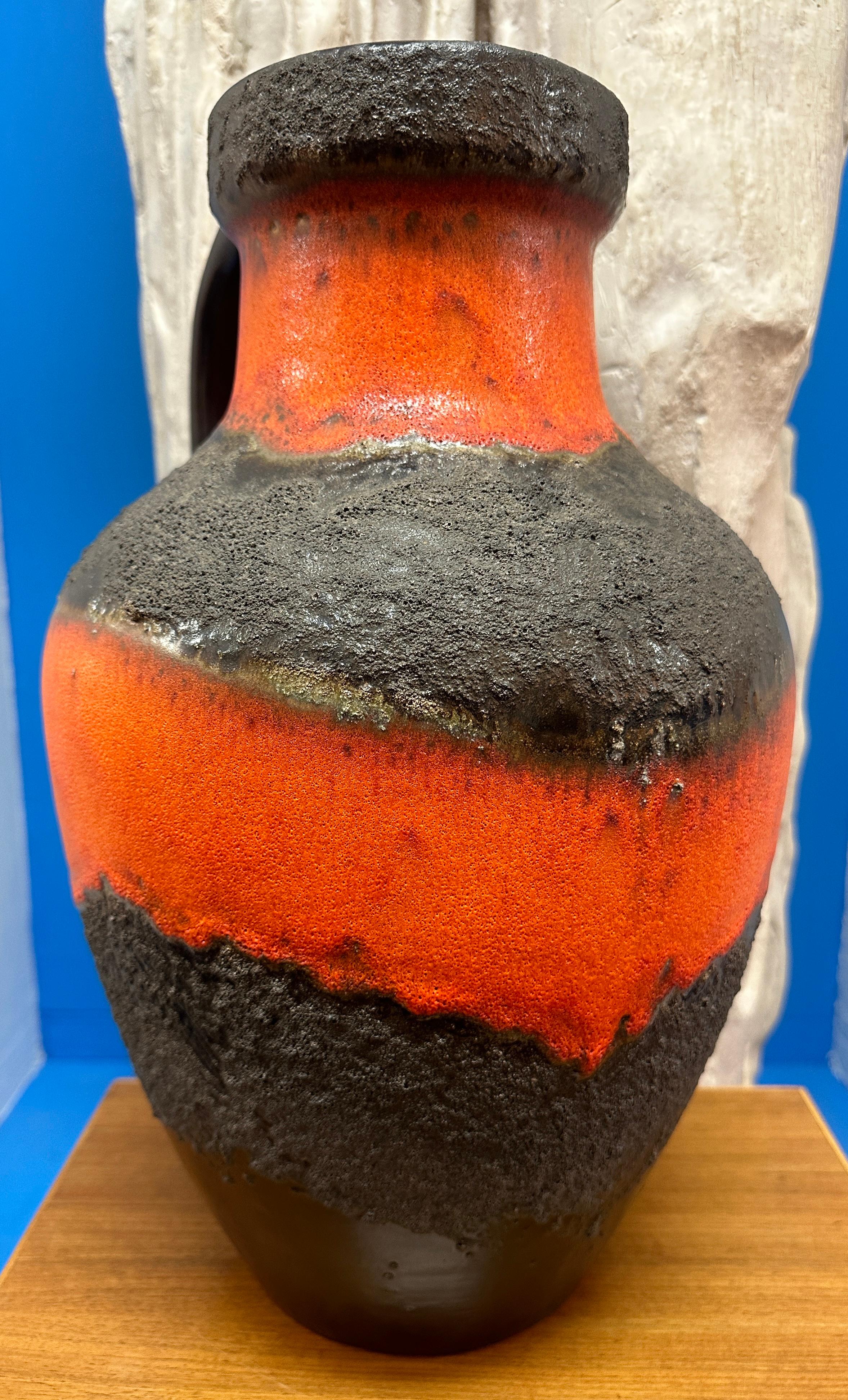 Grande vaso tedesco Carstens Toennishof degli anni '70, marrone e arancione, non smaltato, a forma di brocca in lava grassa in vendita 8