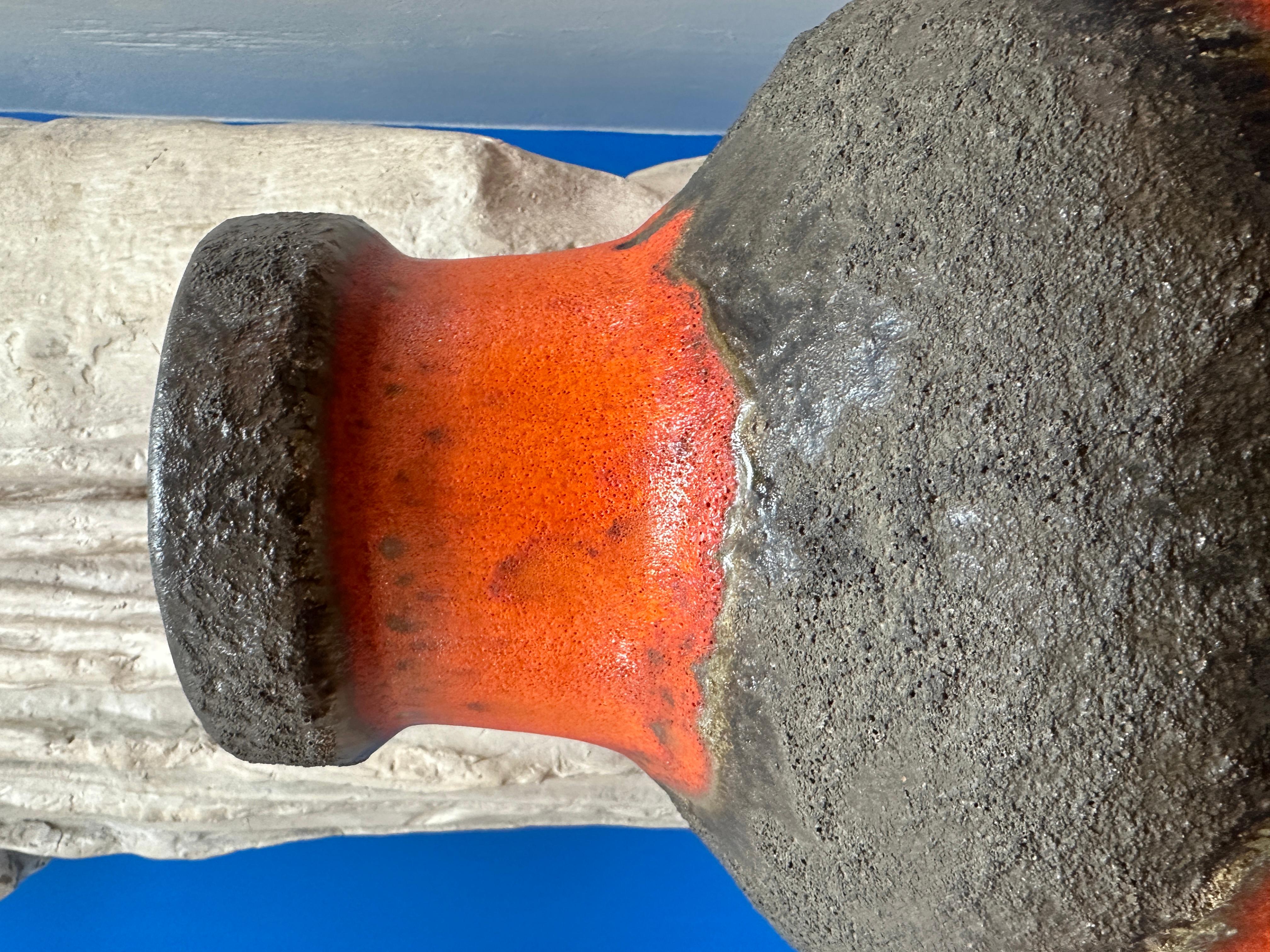 Grande vaso tedesco Carstens Toennishof degli anni '70, marrone e arancione, non smaltato, a forma di brocca in lava grassa in vendita 11