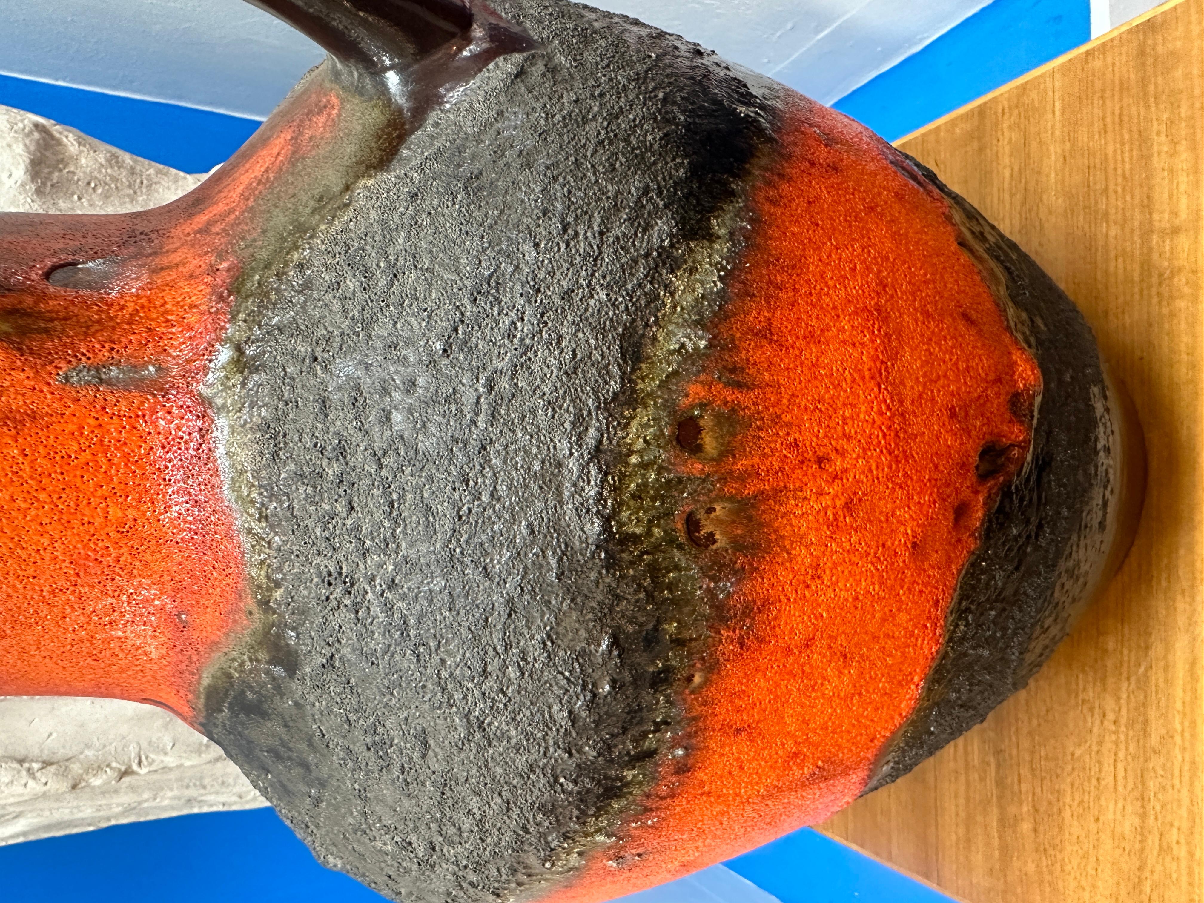 Ceramica Grande vaso tedesco Carstens Toennishof degli anni '70, marrone e arancione, non smaltato, a forma di brocca in lava grassa in vendita