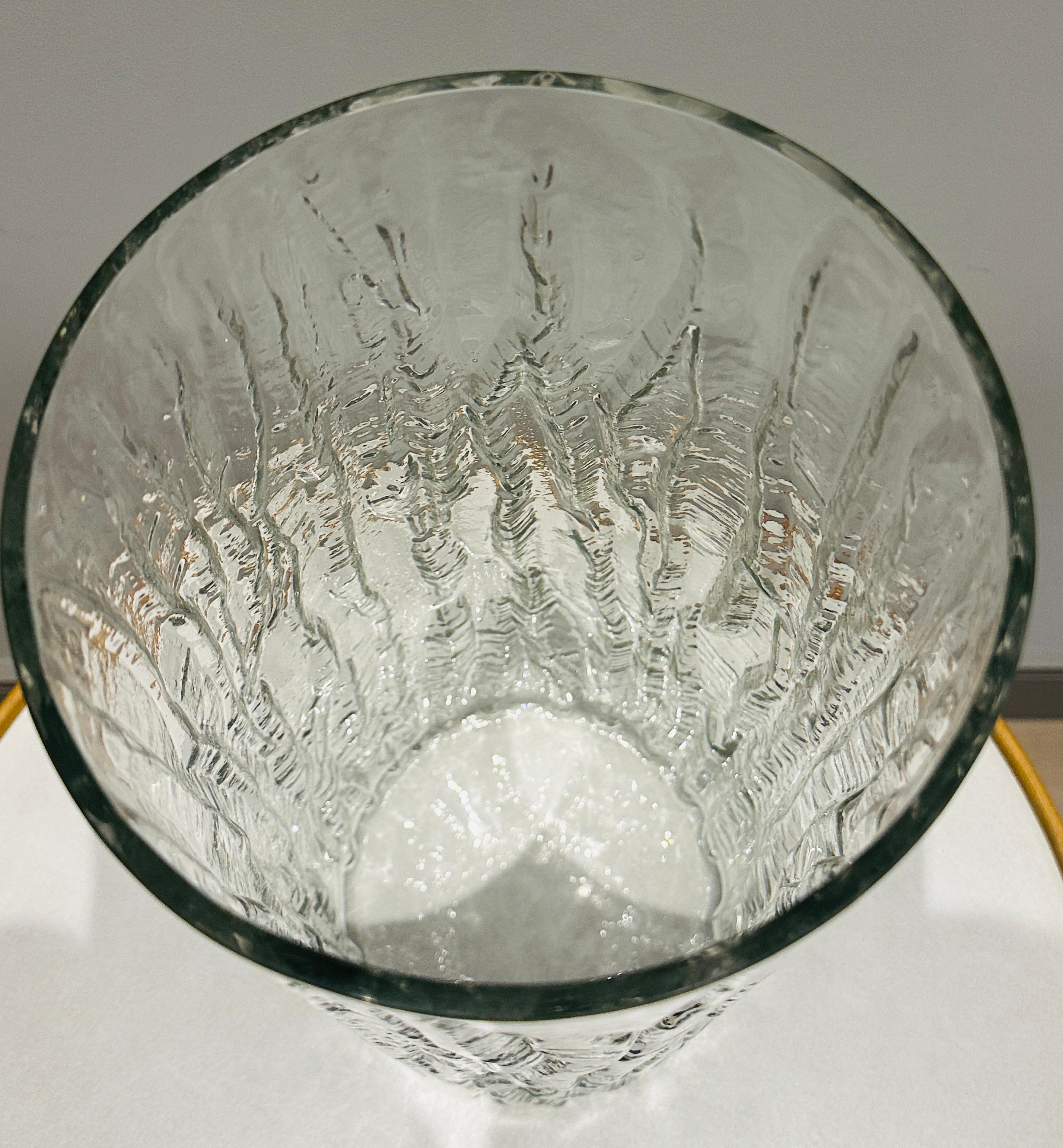 Grande vaso cilindrico in vetro tedesco Peill & Putzler 