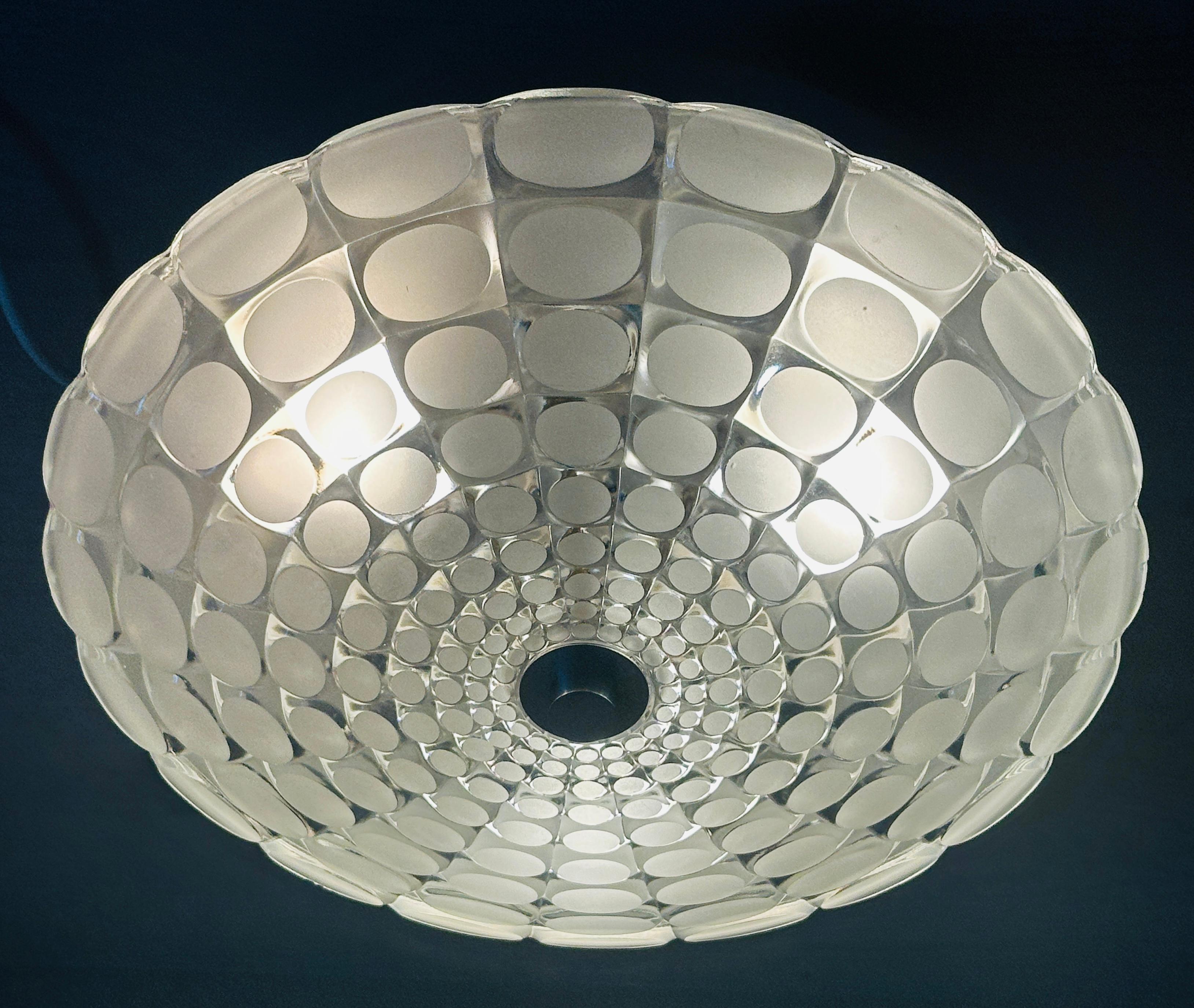 Allemand Large 1970s German Peill & Putzler Flush Mount Glass & Aluminium Ceiling Light en vente