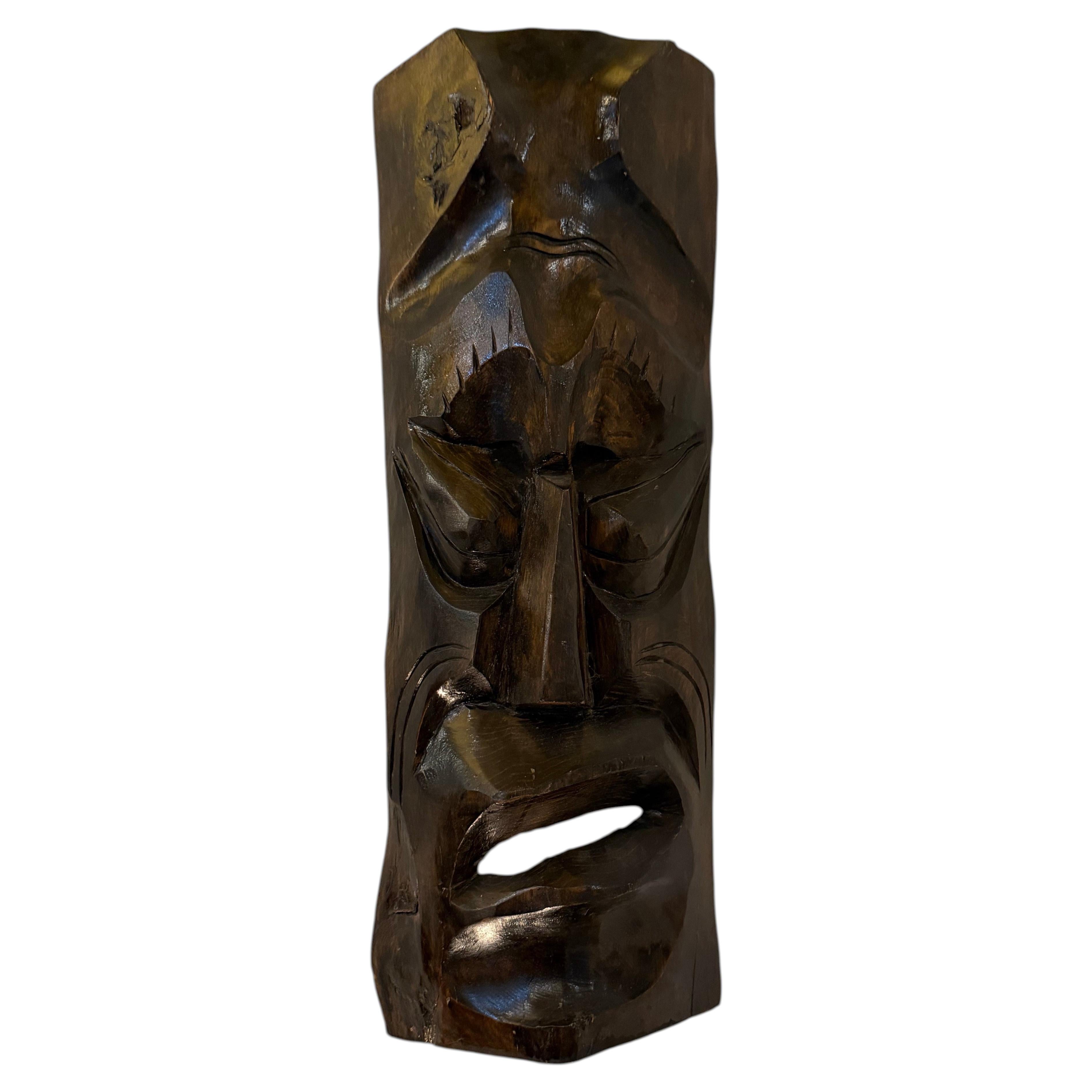 Große, handgeschnitzte Tiki-Stammesmaske aus Holz aus den 1970er Jahren, Mid-Century-Stil im Angebot