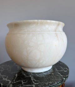 Maceta grande de alabastro torneada a mano de los años 70 o macetero decorativo