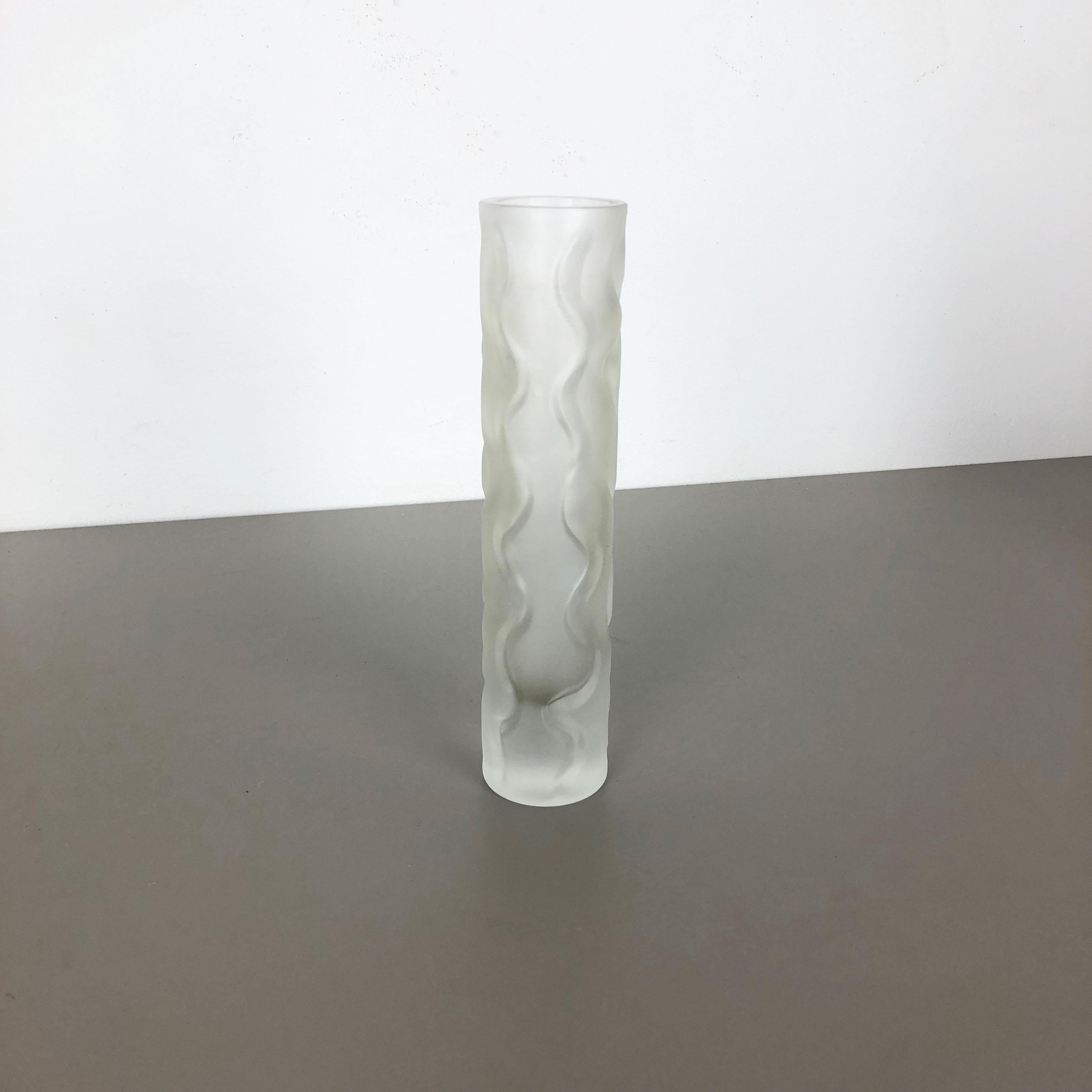 Article:

brutalist glass vases


Producer:

Peilt and Putzler, Germany



Decade:

1970s


Description:

This vases was designed and produced by German premium glass producer Peill and Putzler, Germany in the 1970s. the vase is