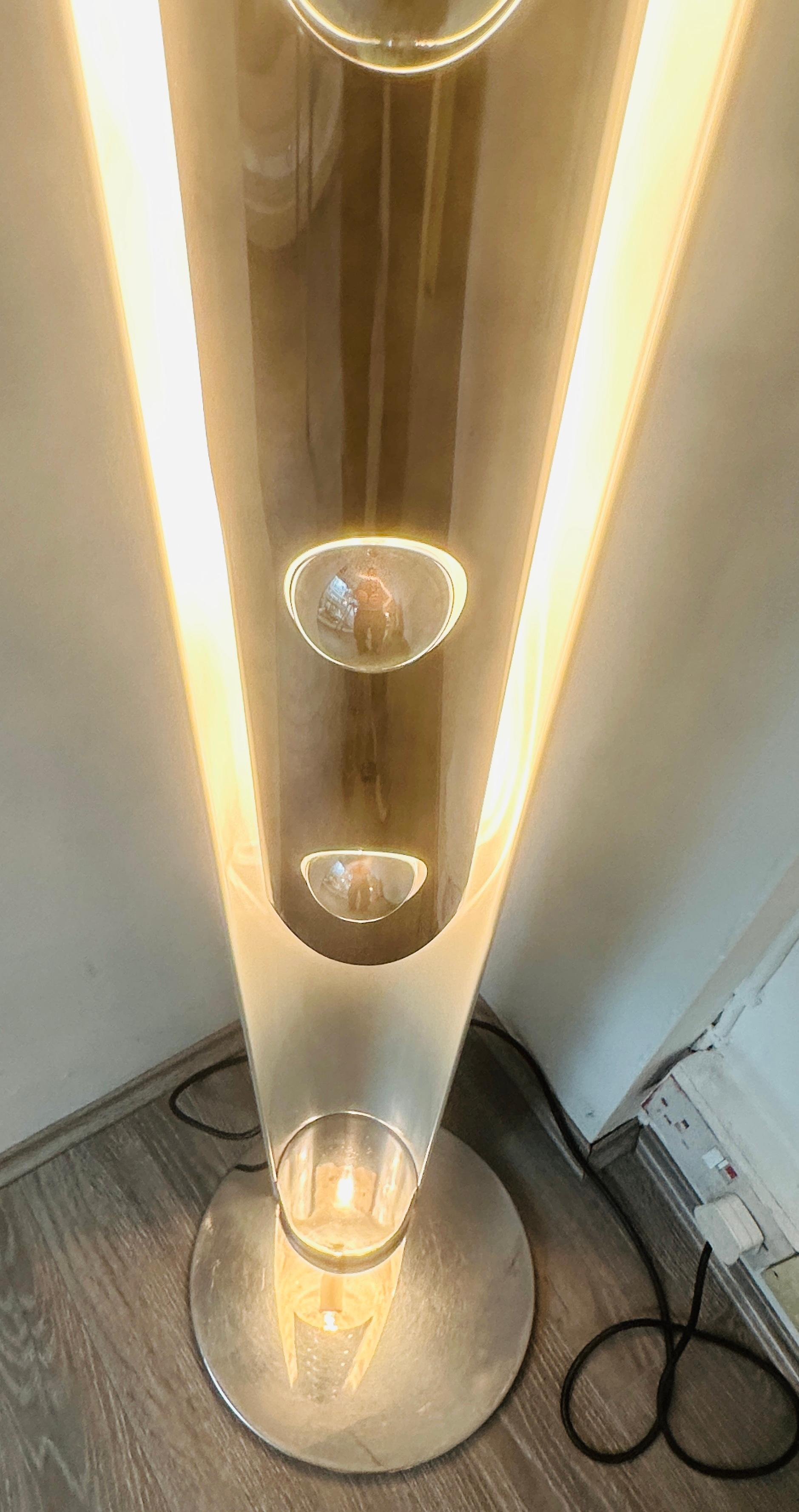 Grand lampadaire italien 7 lumières Enrico Tronconi pour Tronconi Totem des années 1970 en vente 1