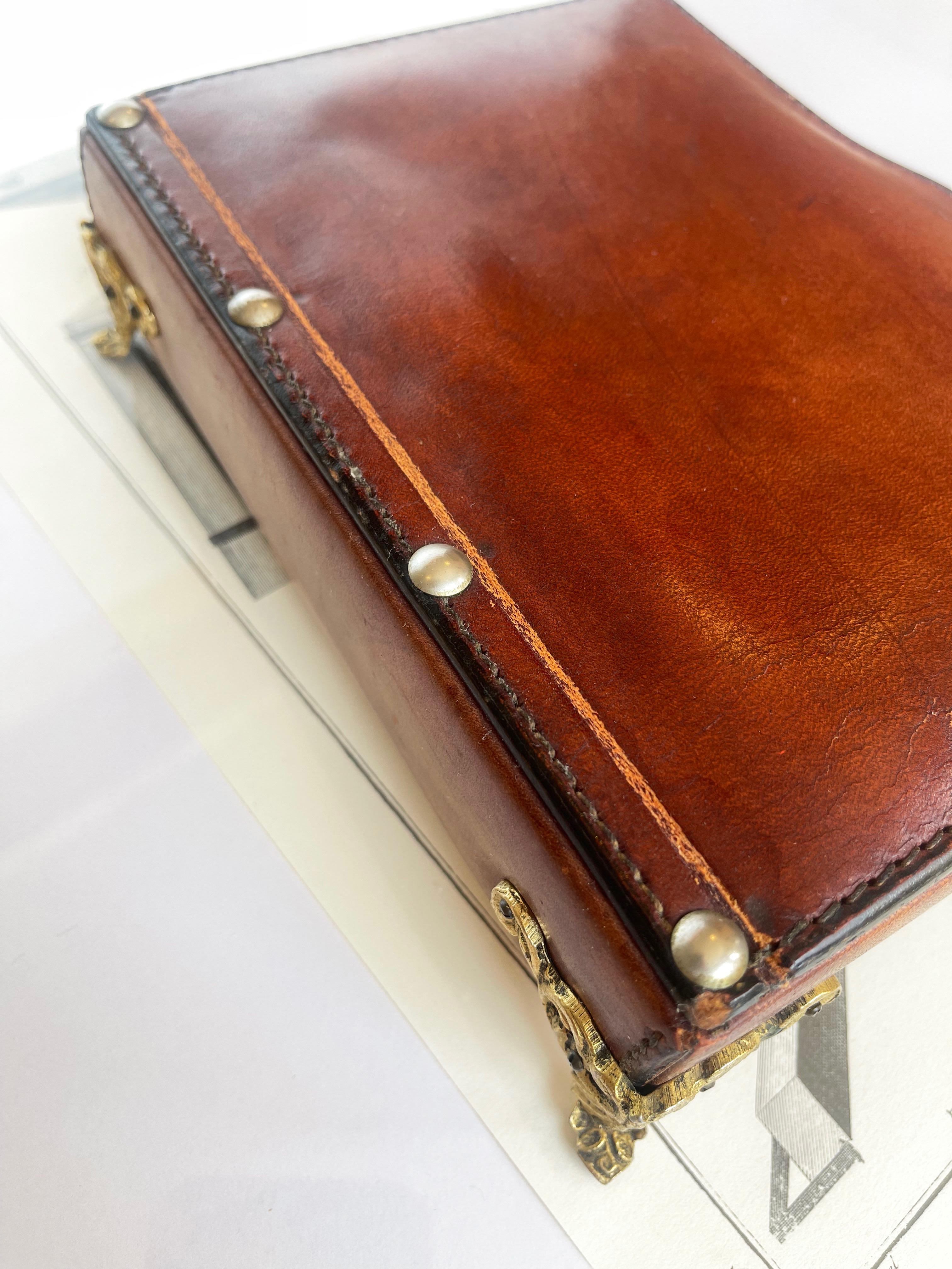Gran juego de cenicero y caja para puros de cuero italiano de los años 70, estilo Hollywood Regency en venta 4
