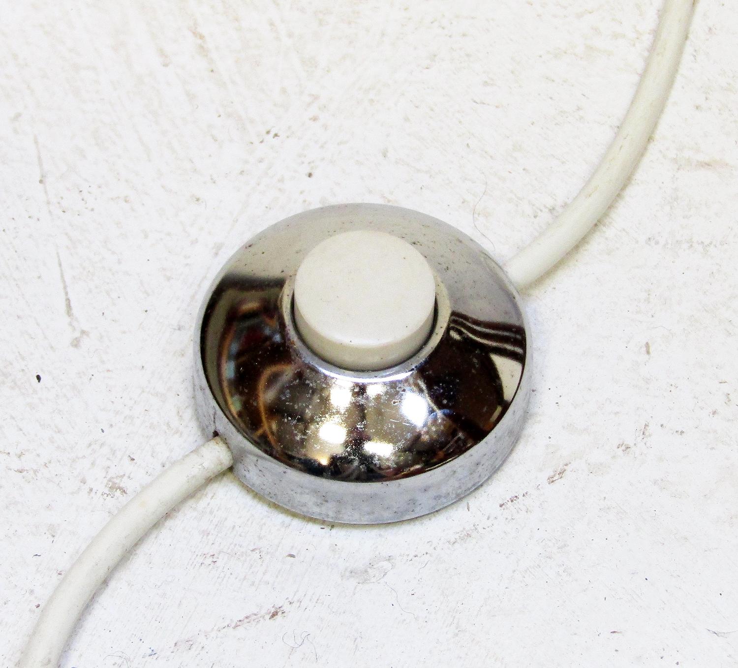 Große italienische Space Age Lucerna-Tischlampe aus den 1970er Jahren von Luigi Massoni für Guzzini (Chrom)