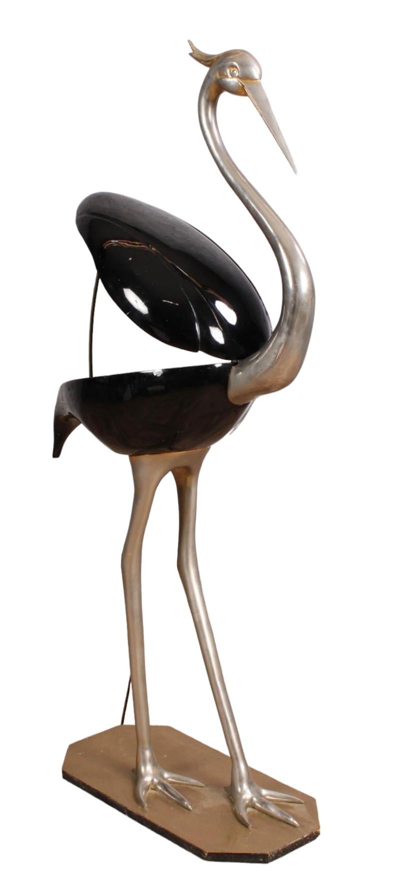 20ième siècle Grande sculpture en métal et émail de Fondica Crane des années 1970 signée Dikran Khoubesserian en vente