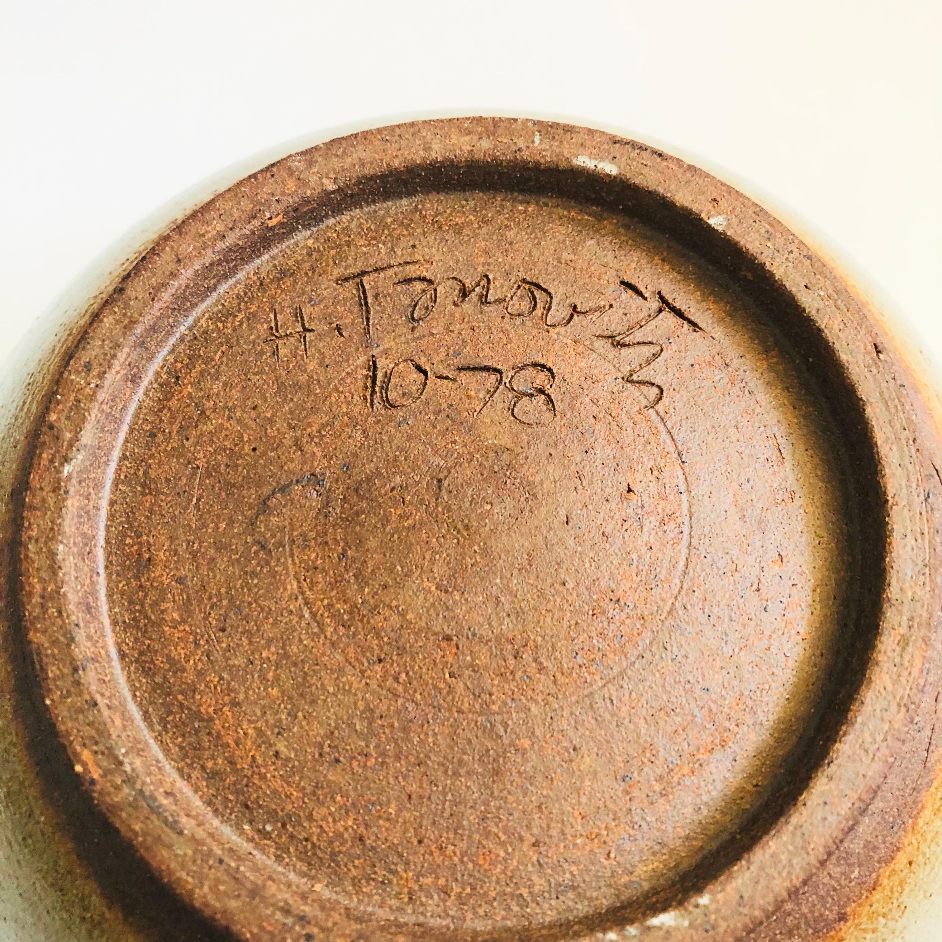 Large 1970s Nude Studio Pottery Bowl en vente 1
