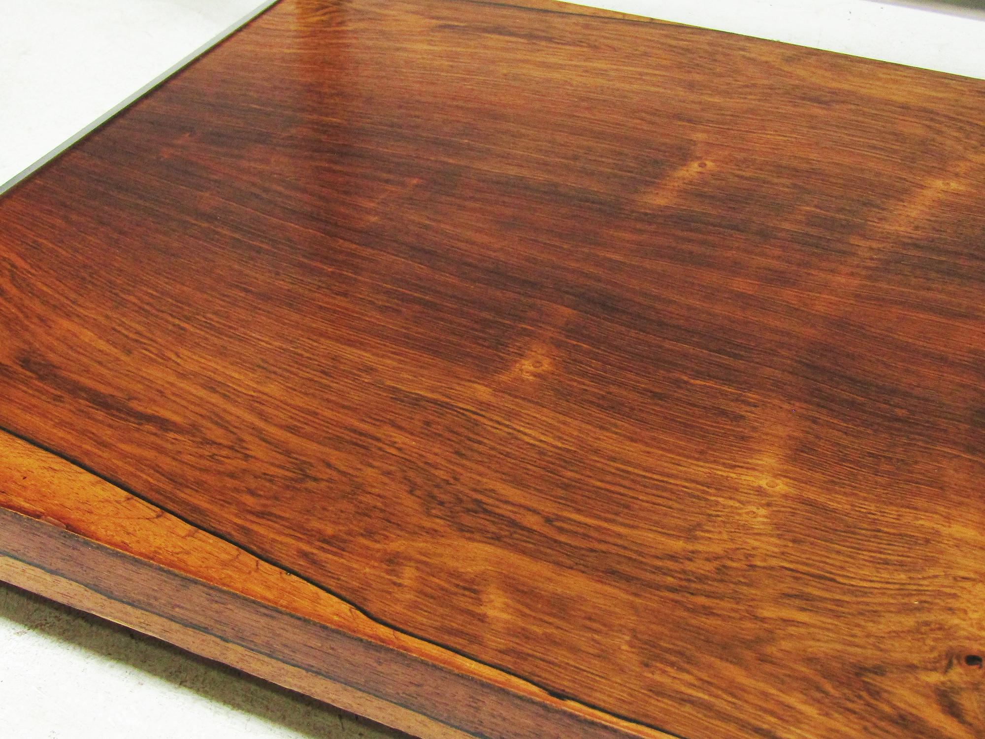 Großer rechteckiger Couchtisch aus Rosenholz und Chrom der 1970er Jahre von Merrow Associates im Angebot 4
