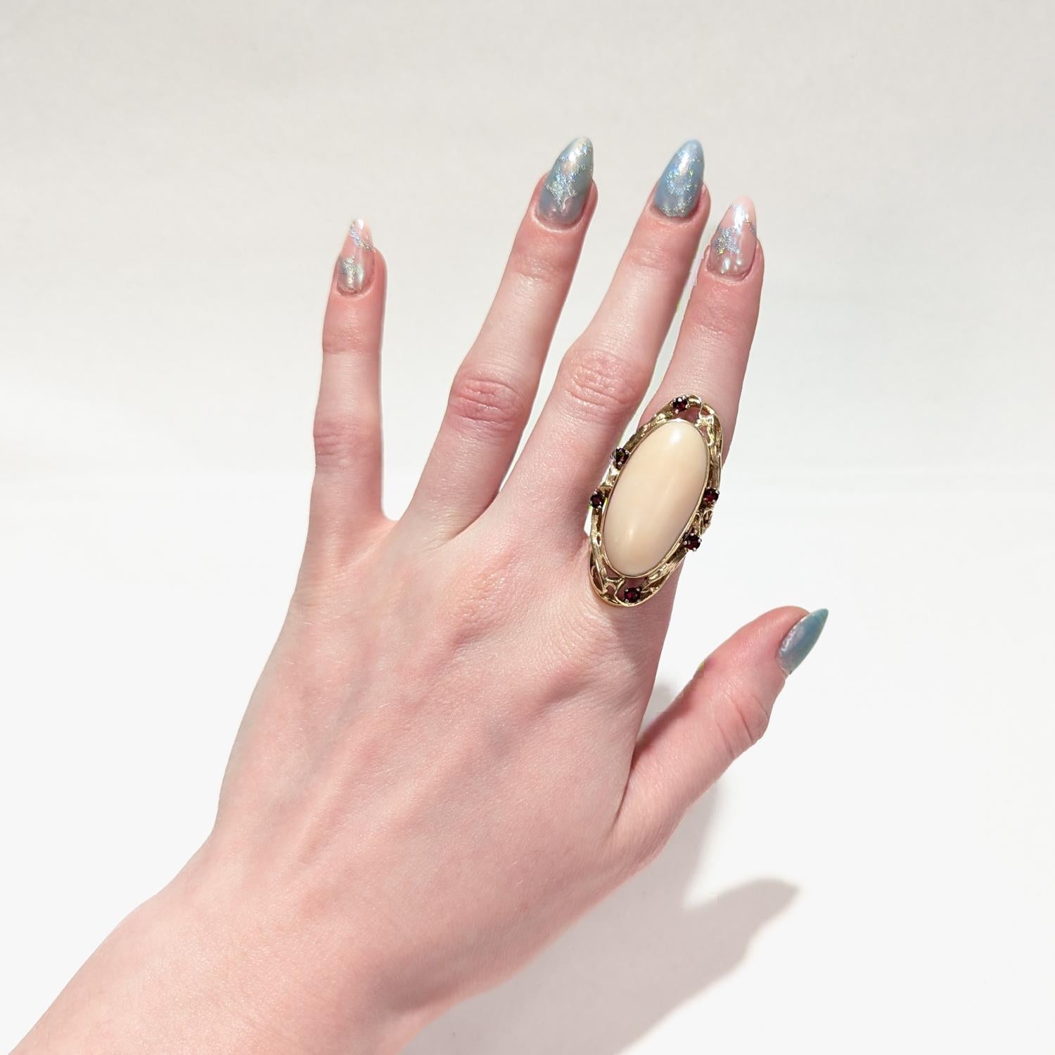 Large 1970s Sculptural 14k Gold, Coral, & Garnet Gemstone Cocktail Ring For Sale 6