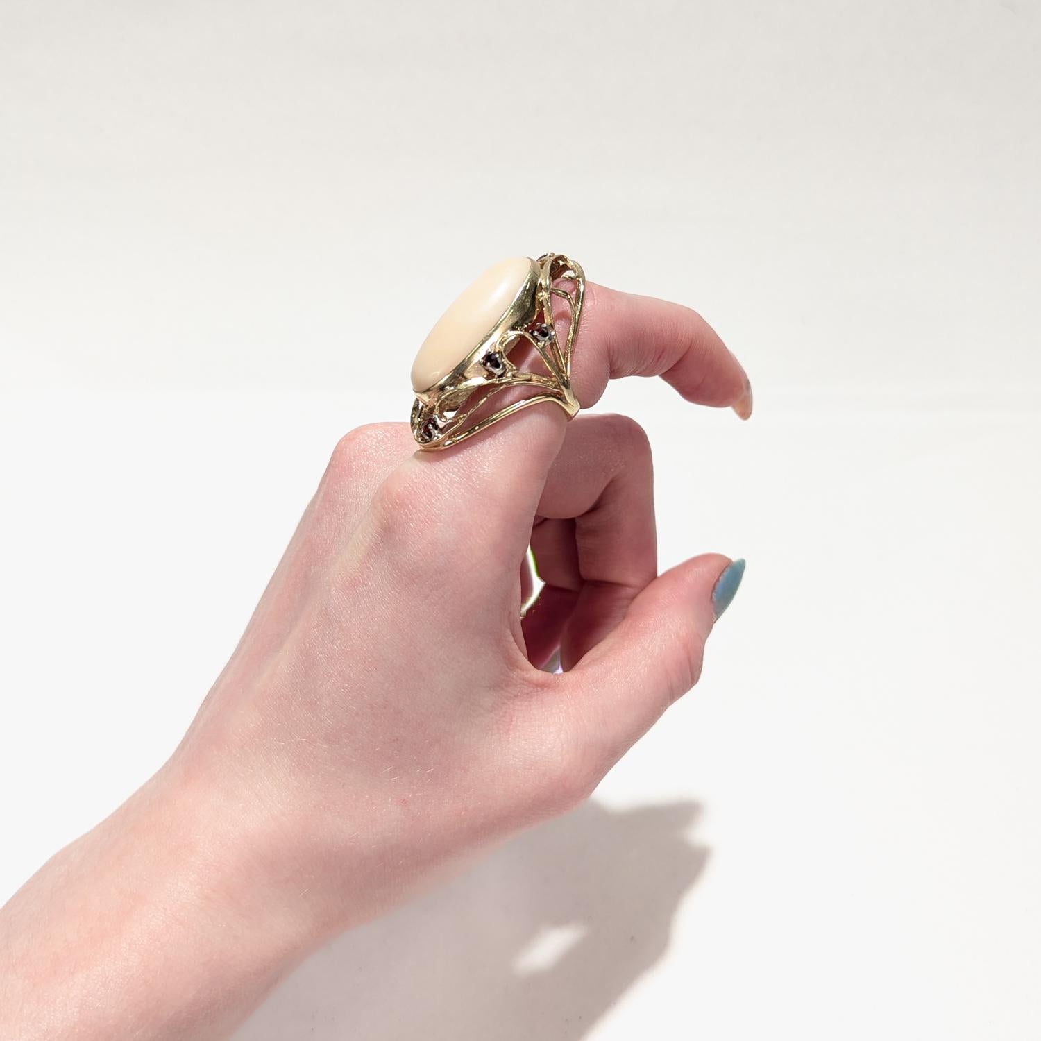 Large 1970s Sculptural 14k Gold, Coral, & Garnet Gemstone Cocktail Ring For Sale 8