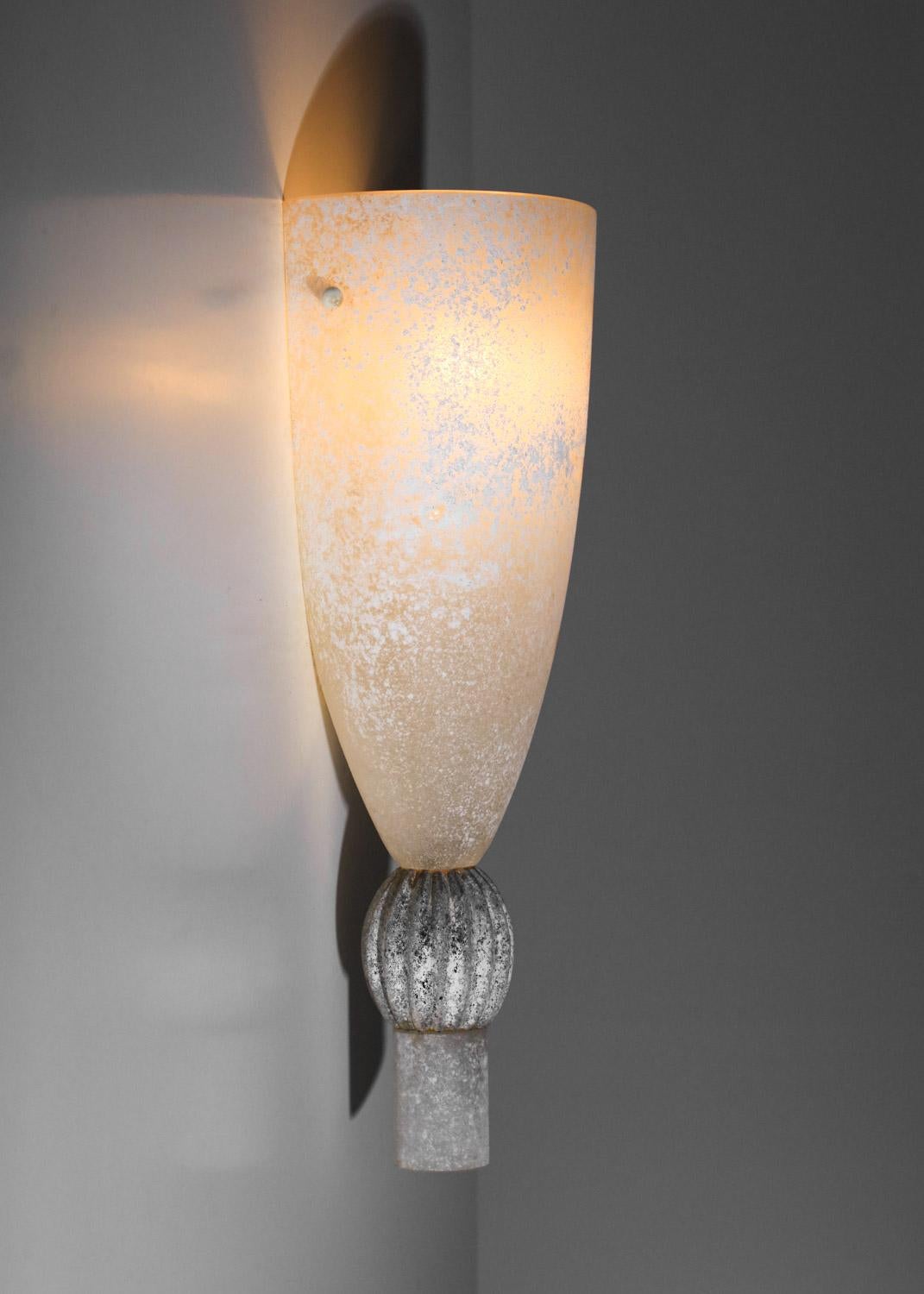 Großer Seguso-Wandleuchter aus mattem Murano-Glas, 1970er Jahre (Handgefertigt) im Angebot