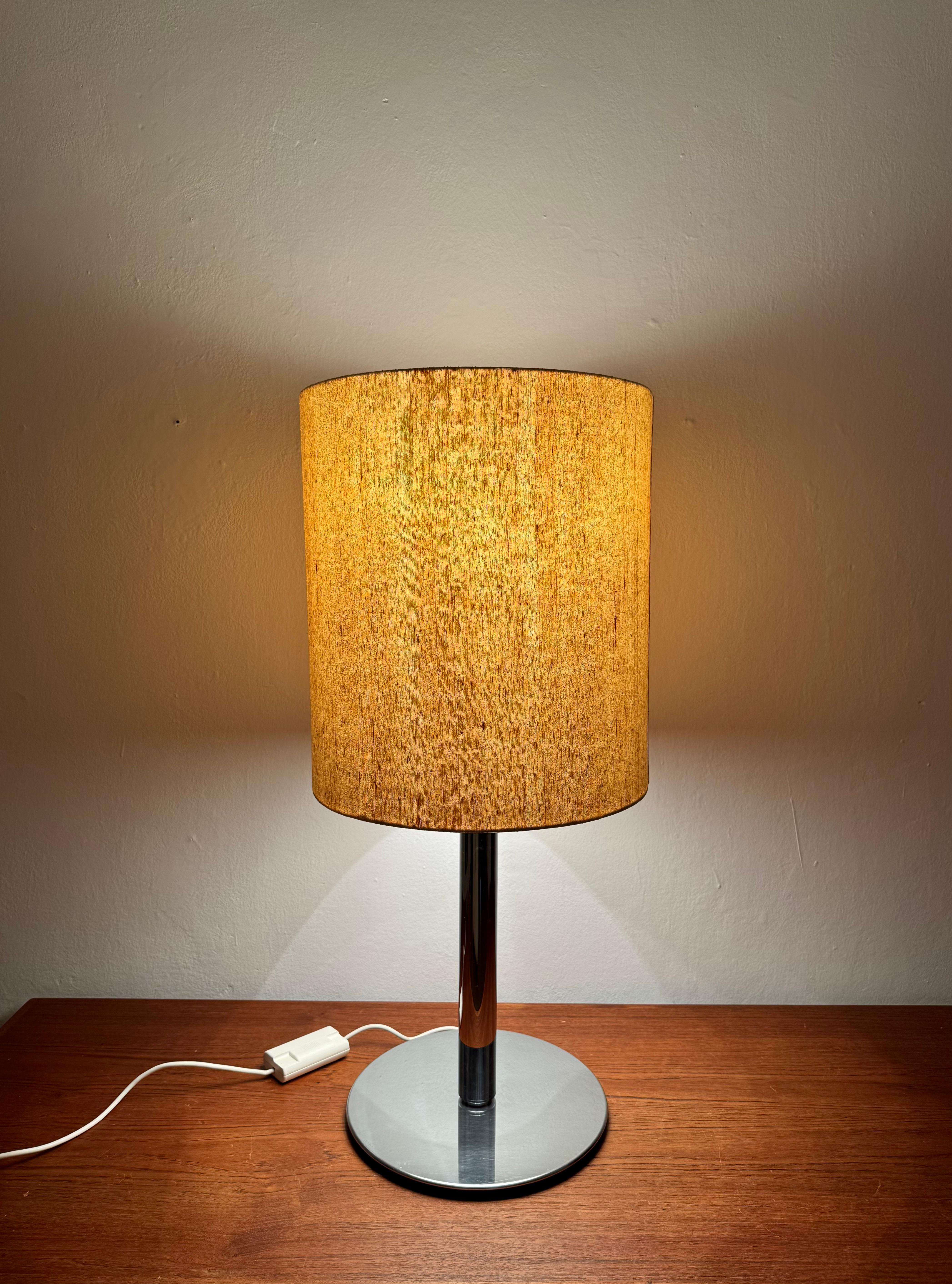 Large and beautiful table lamp from the 1970s.
Impressive design and very high-quality workmanship.
The lighting effect of the lamp is exceptionally beautiful.

Manufacturer: Staff
Circa 1970

Condition:

Very good vintage condition with slight