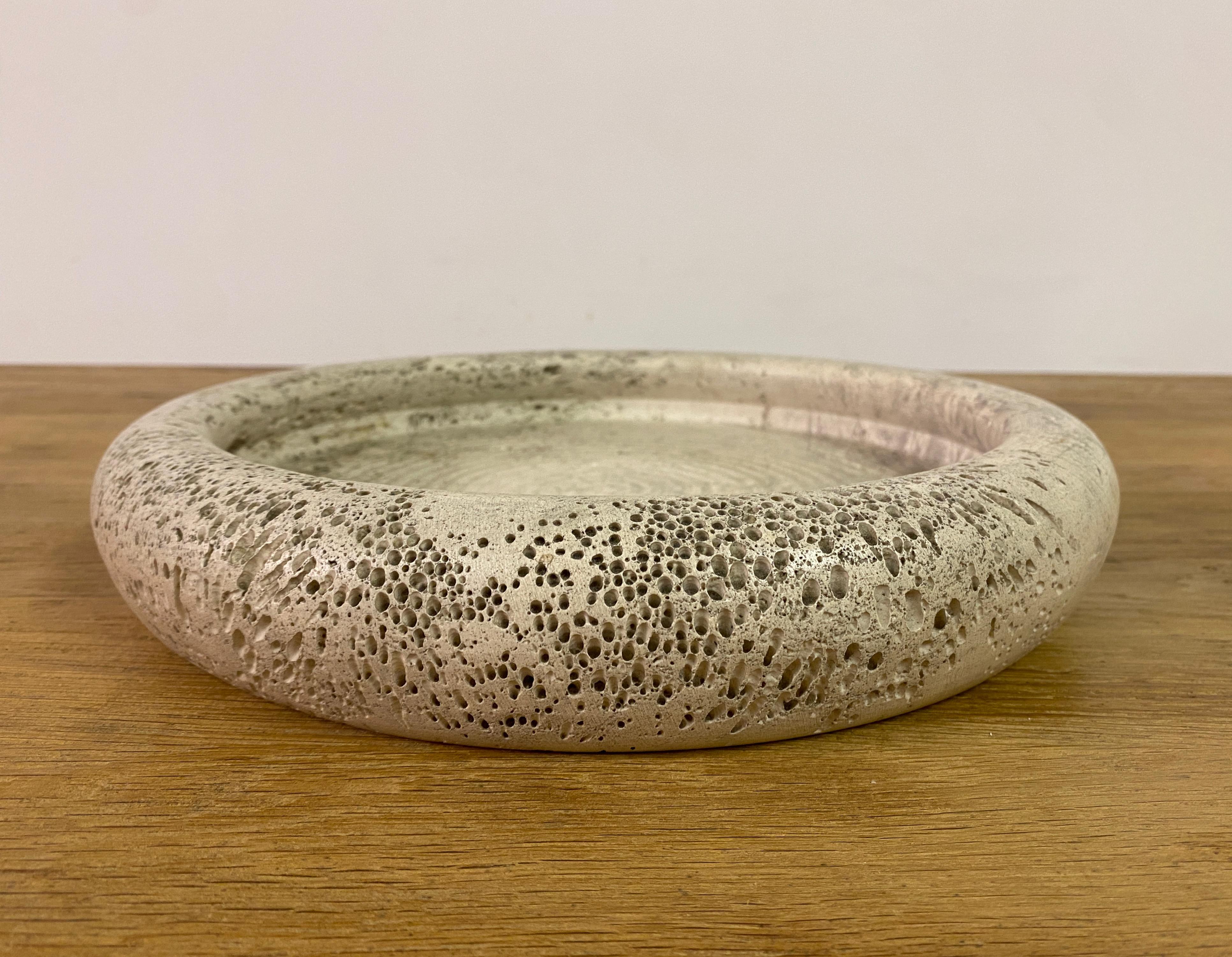 Travertine dish

By Fratelli Mannelli

Labelled

Italy 1970s