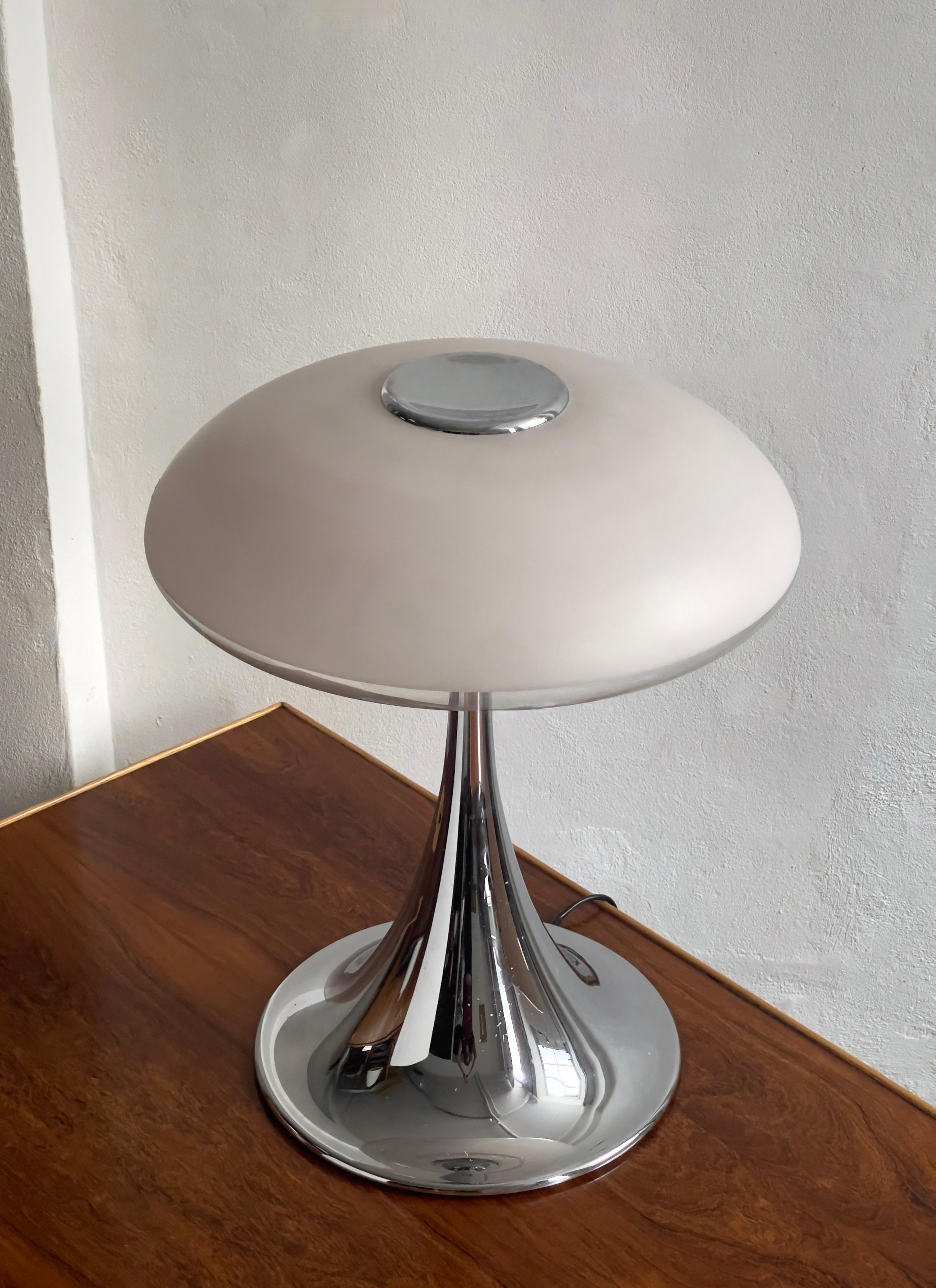 Grande lampe de table 