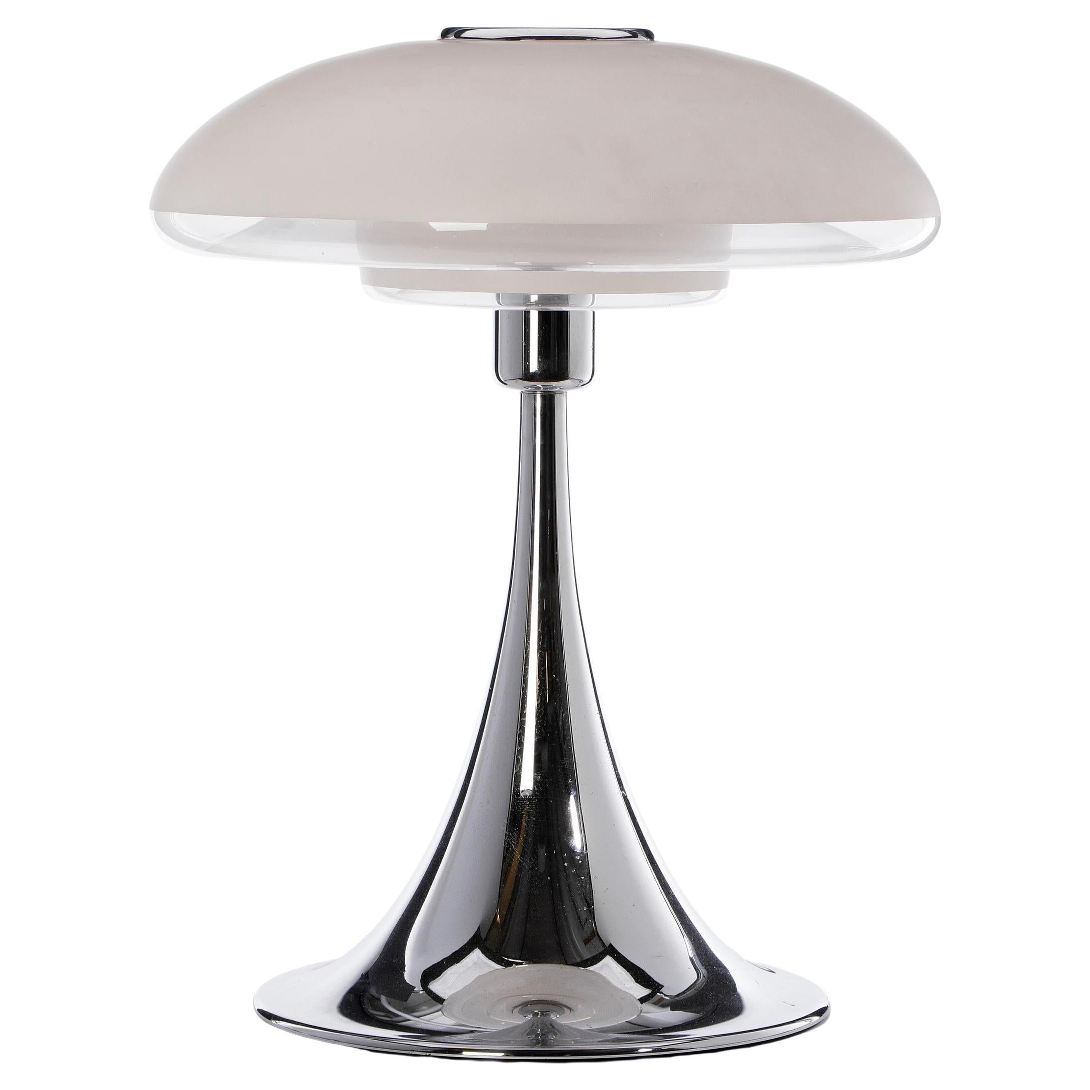 Large 1970s Verner Panton "VP Europa" table lamp in opaline glass, chromed base.