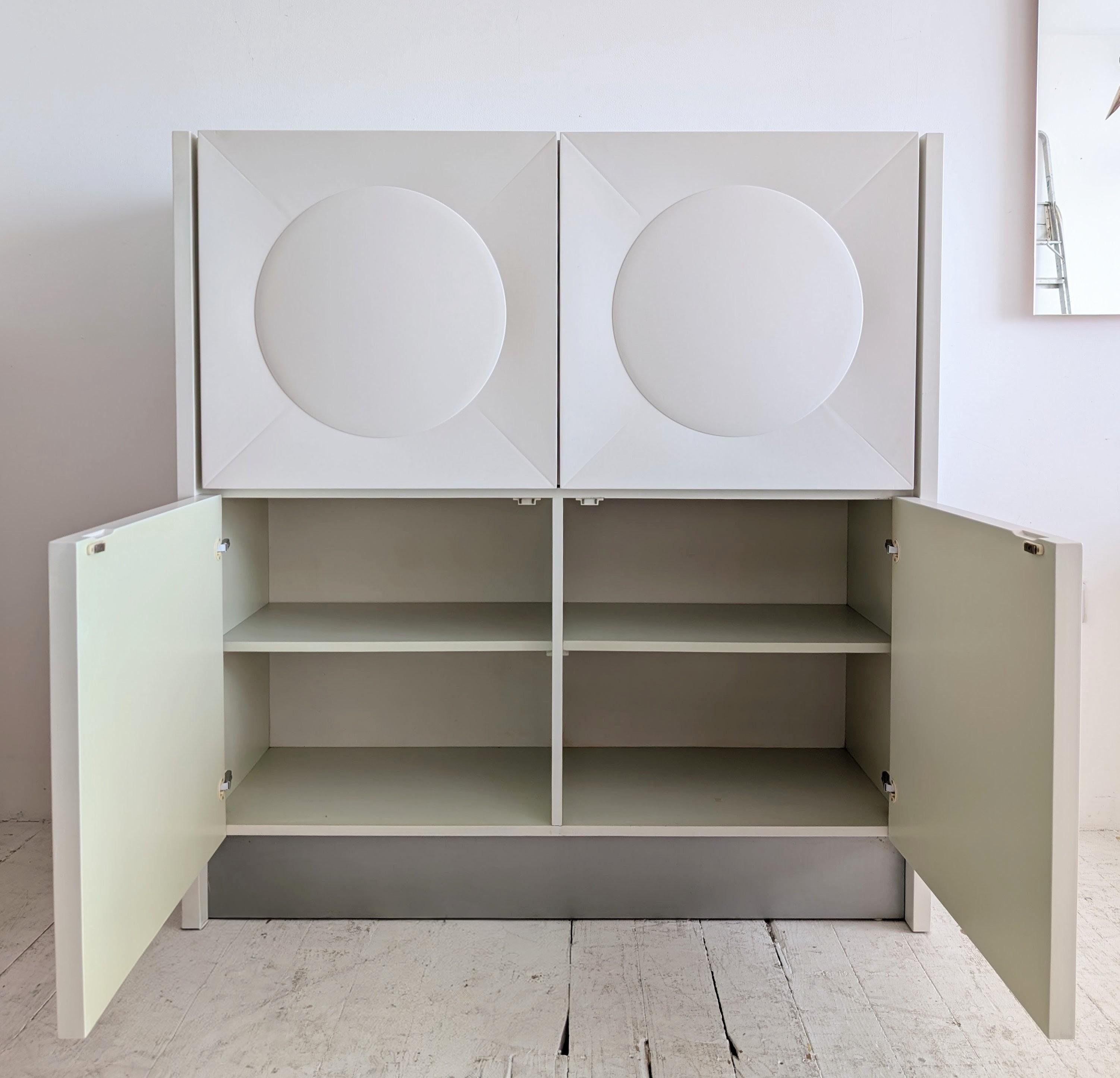 Gran mueble bar / armario de almacenamiento Brutalista de la Era Espacial italiana de los años 70 en venta 2