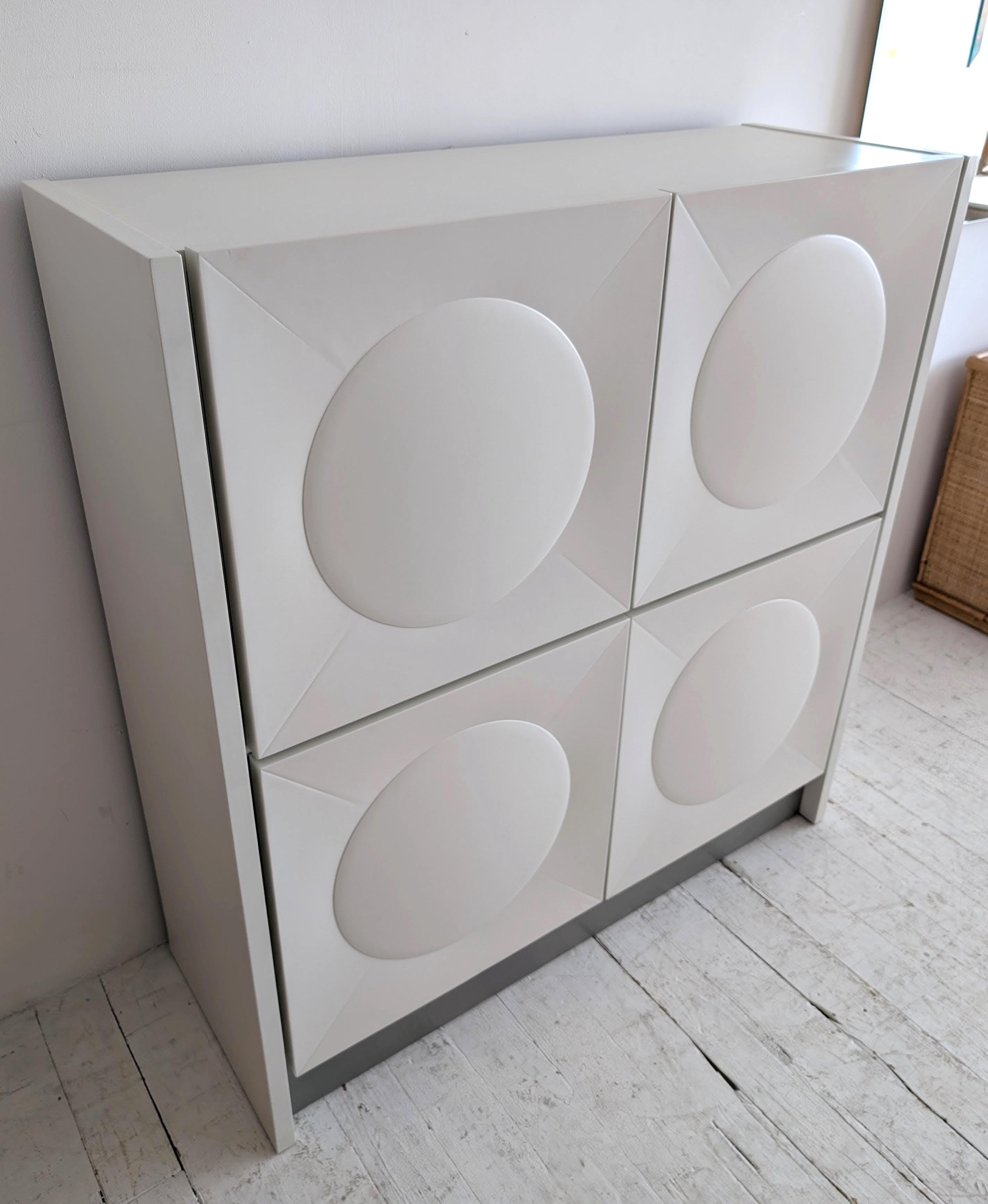 Gran mueble bar / armario de almacenamiento Brutalista de la Era Espacial italiana de los años 70 en venta 3