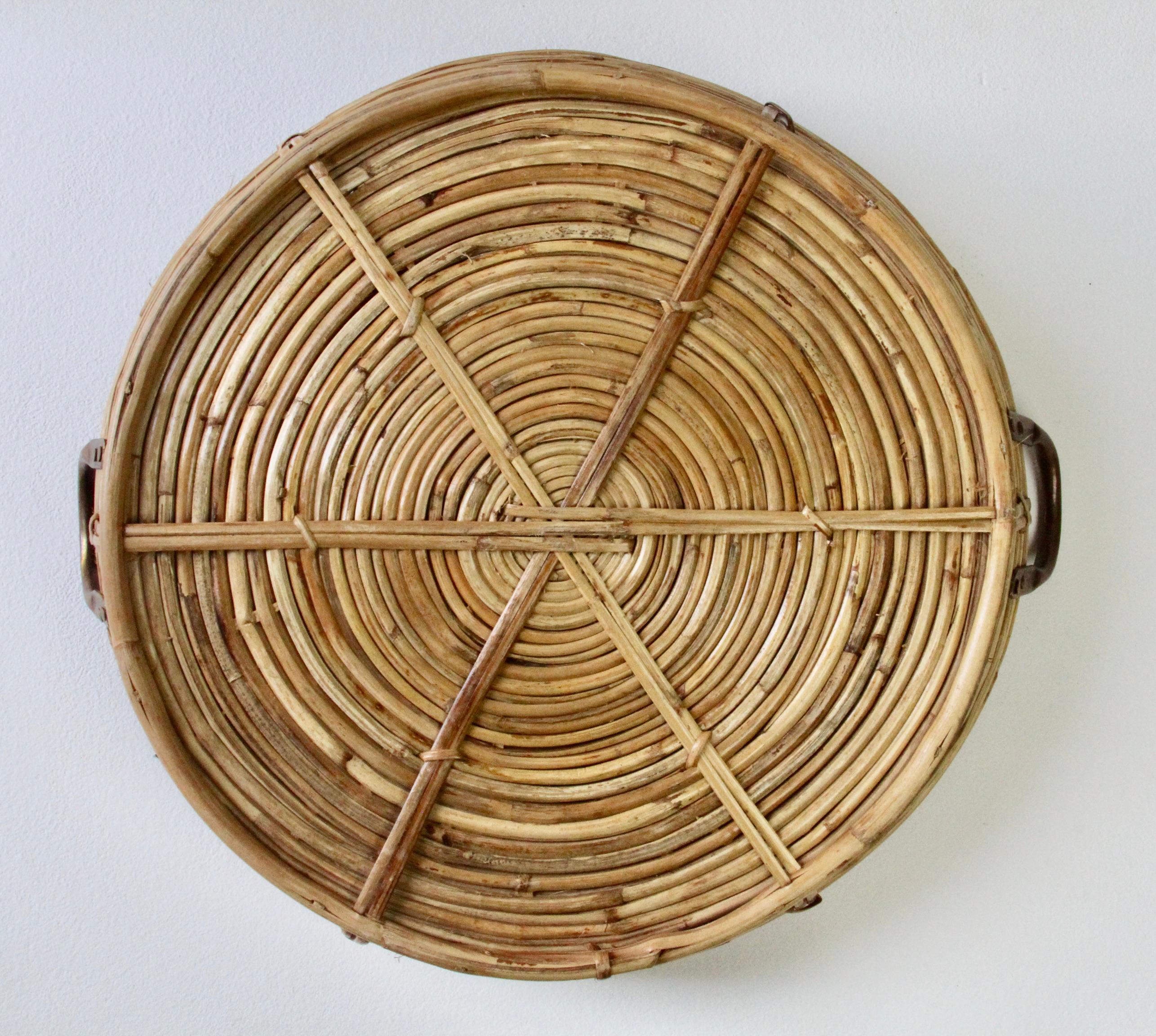 Grande vassoio da portata in ottone, bambù e rattan, del 1970, d'epoca del Midcentury Modern italiano in vendita 10