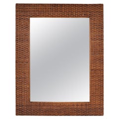 Grande specchio anni '70 in vimini intrecciato con canna spaccata e bambù con cornice in rattan Tiki Bohemien