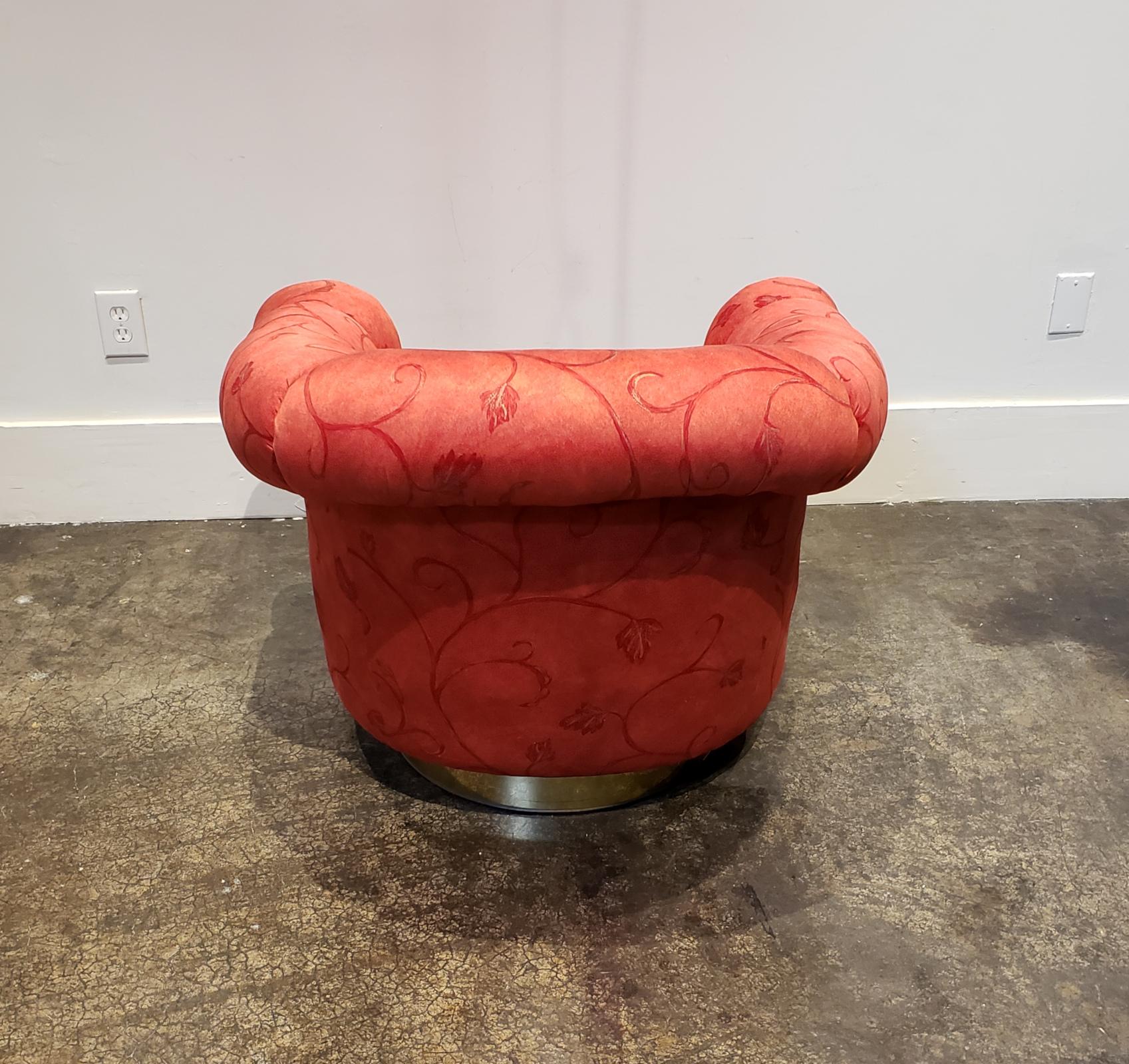 Veneer Large 1980s Channel Tufted Scalloped Swivel Club Chair For Sale