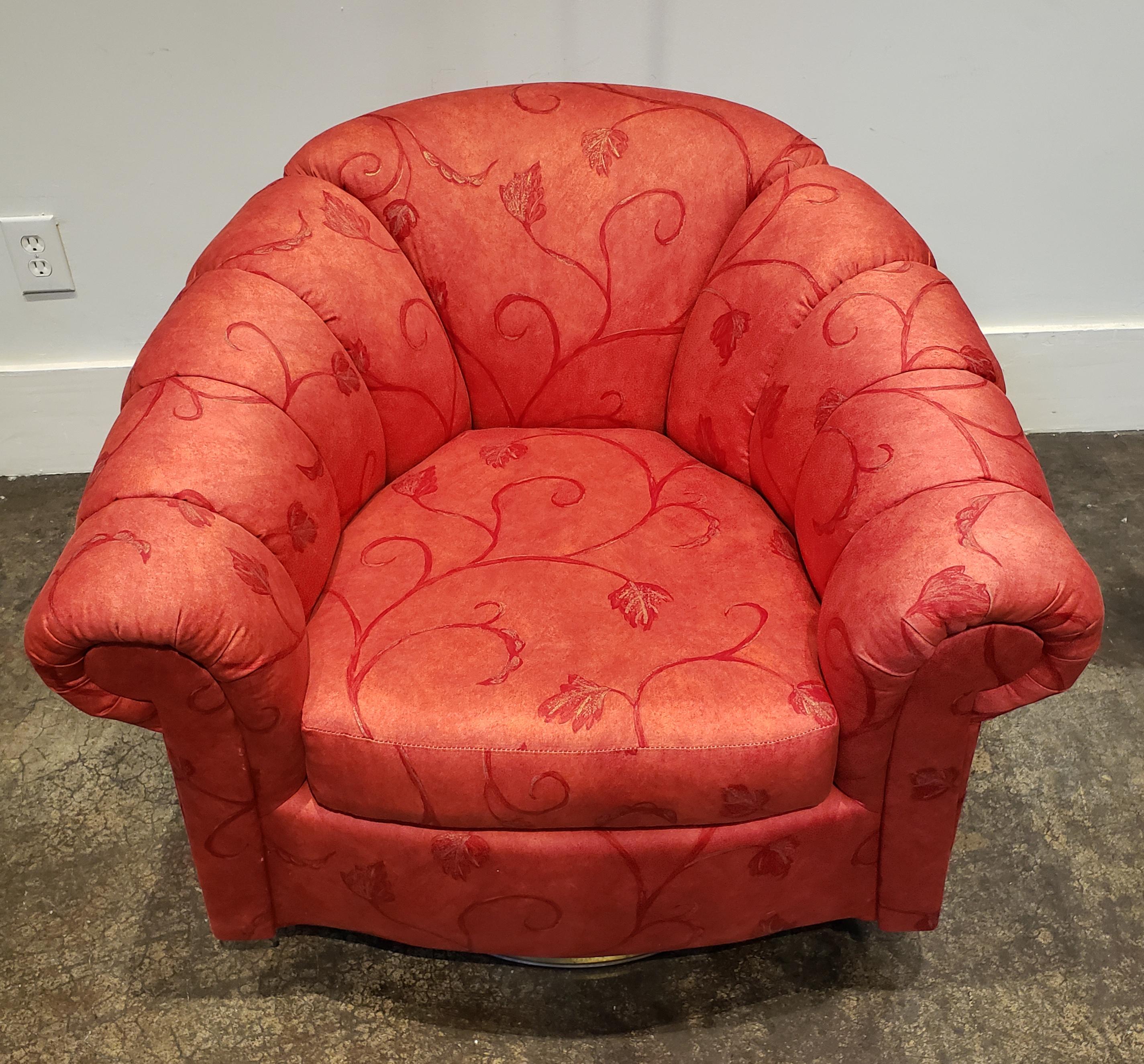 20th Century Large 1980s Channel Tufted Scalloped Swivel Club Chair For Sale