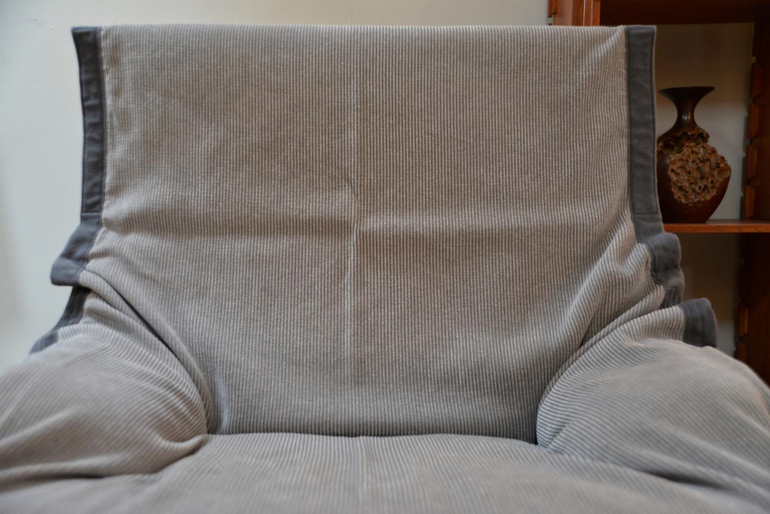 Large 1980s Italian ‘Sindbad’ Lounge Armchair by Vico Magistretti for Cassina For Sale 6