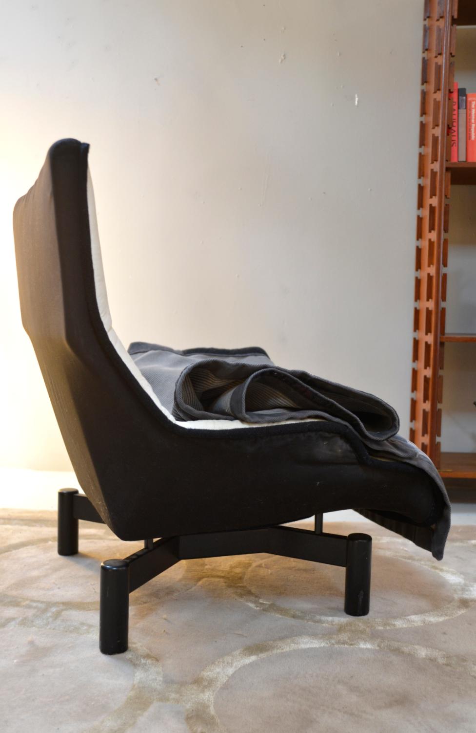 Large 1980s Italian ‘Sindbad’ Lounge Armchair by Vico Magistretti for Cassina For Sale 7