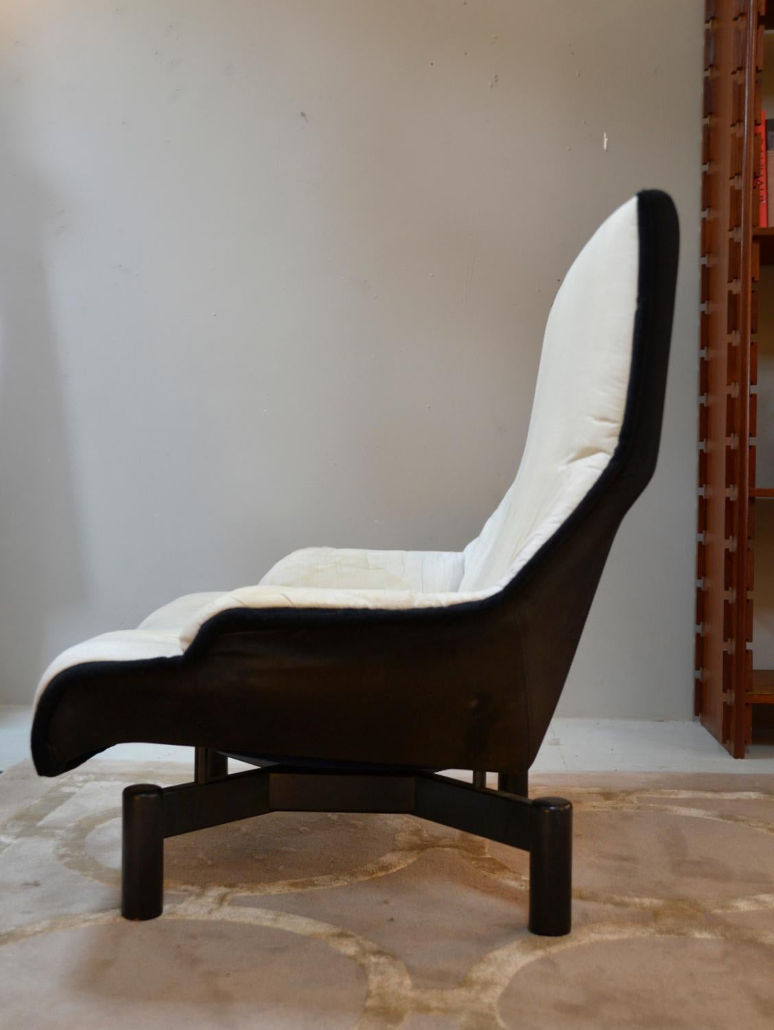 Large 1980s Italian ‘Sindbad’ Lounge Armchair by Vico Magistretti for Cassina For Sale 9