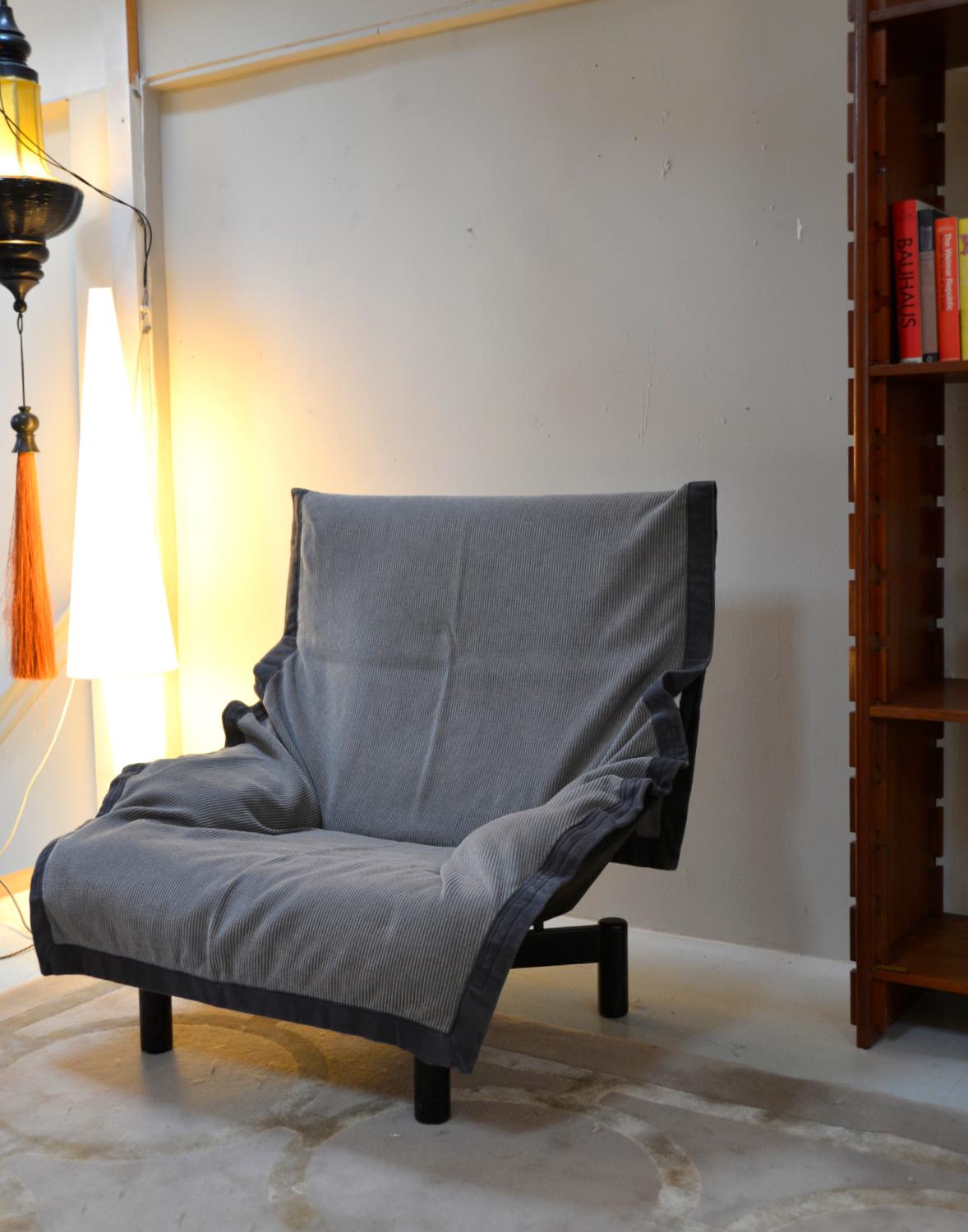 Large 1980s Italian ‘Sindbad’ Lounge Armchair by Vico Magistretti for Cassina In Good Condition For Sale In Sherborne, Dorset