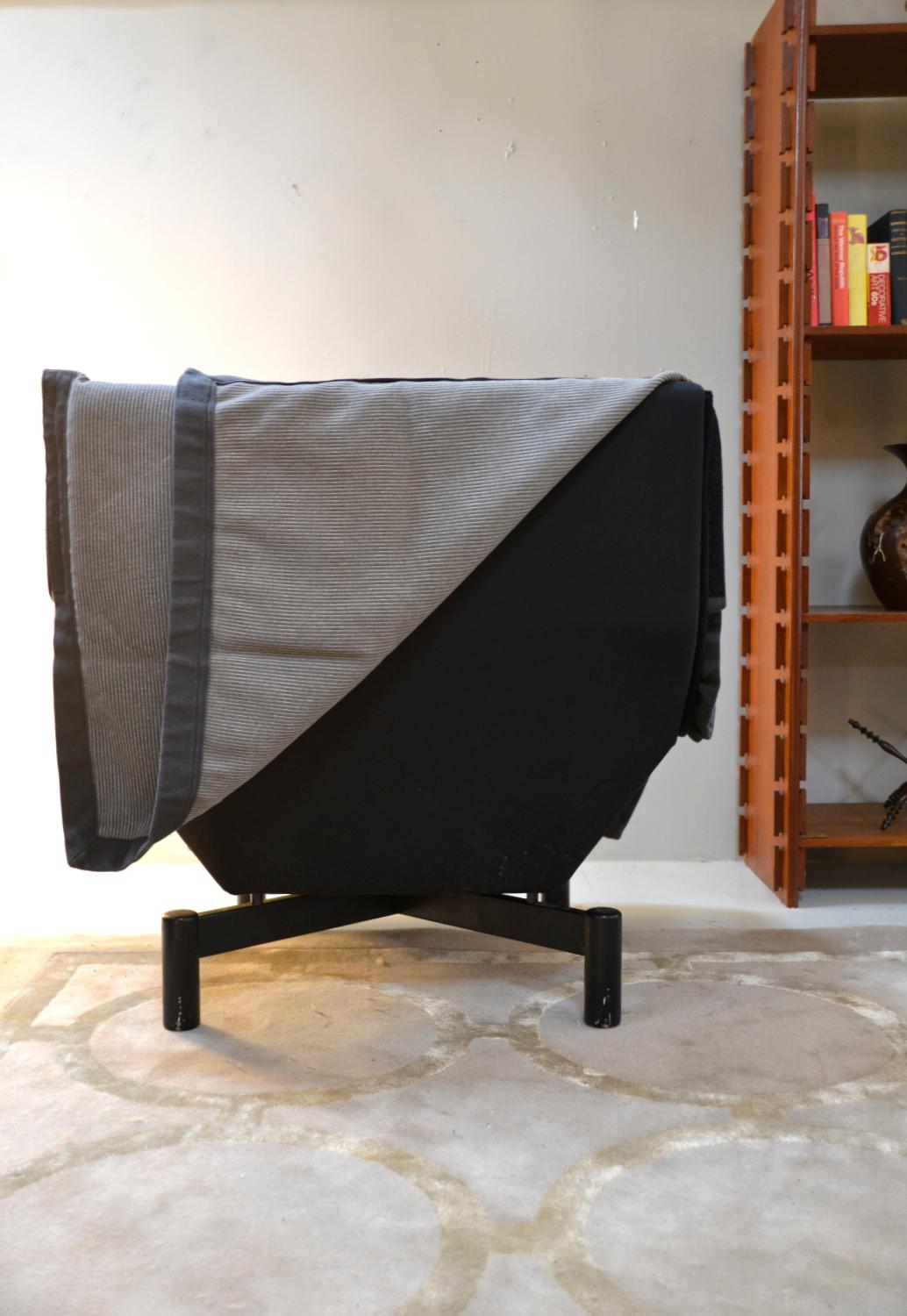Large 1980s Italian ‘Sindbad’ Lounge Armchair by Vico Magistretti for Cassina For Sale 2