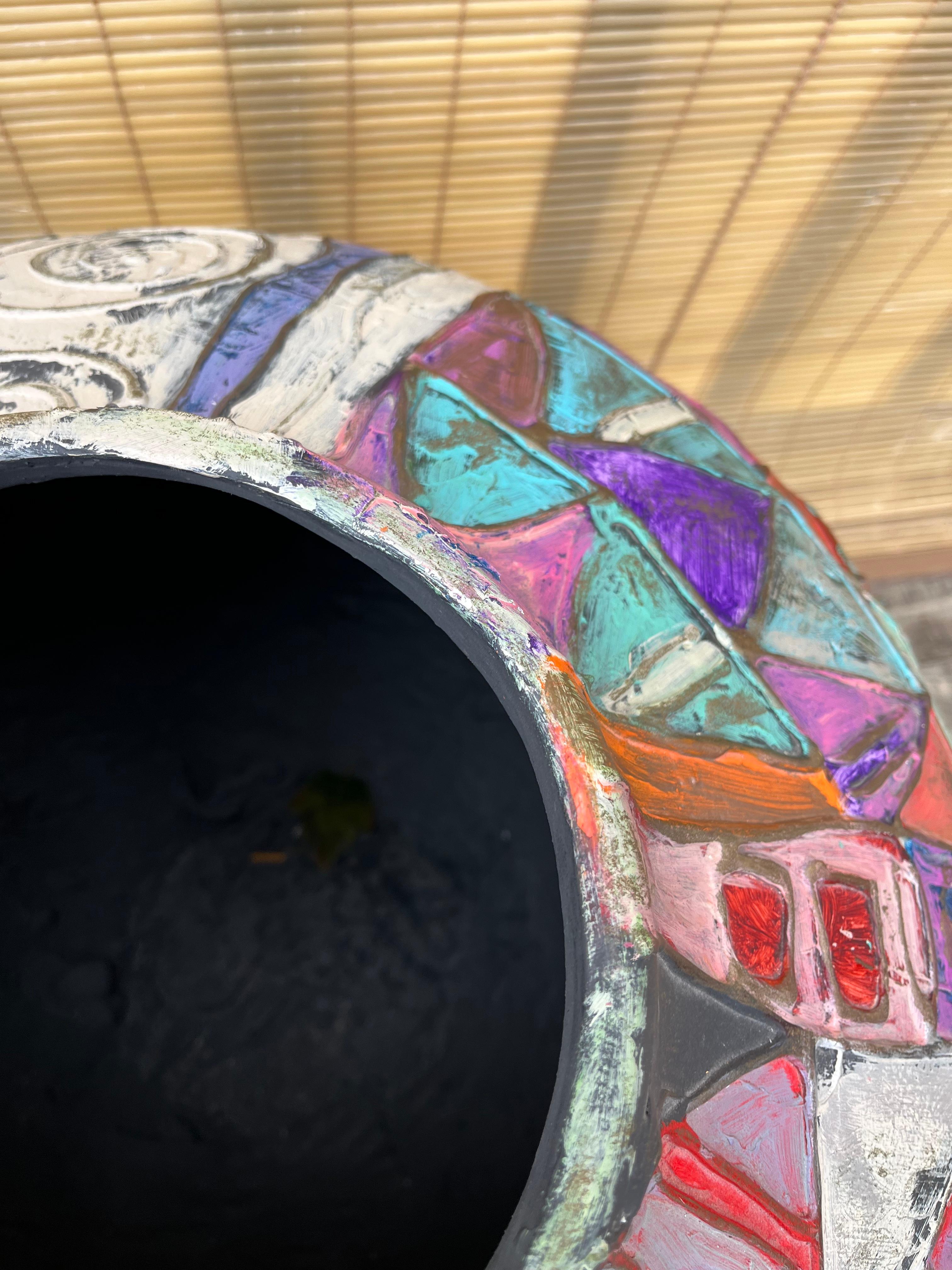 Grand vase de sol en céramique artisanale postmoderne des années 1990, signé par l'Artistics. en vente 6