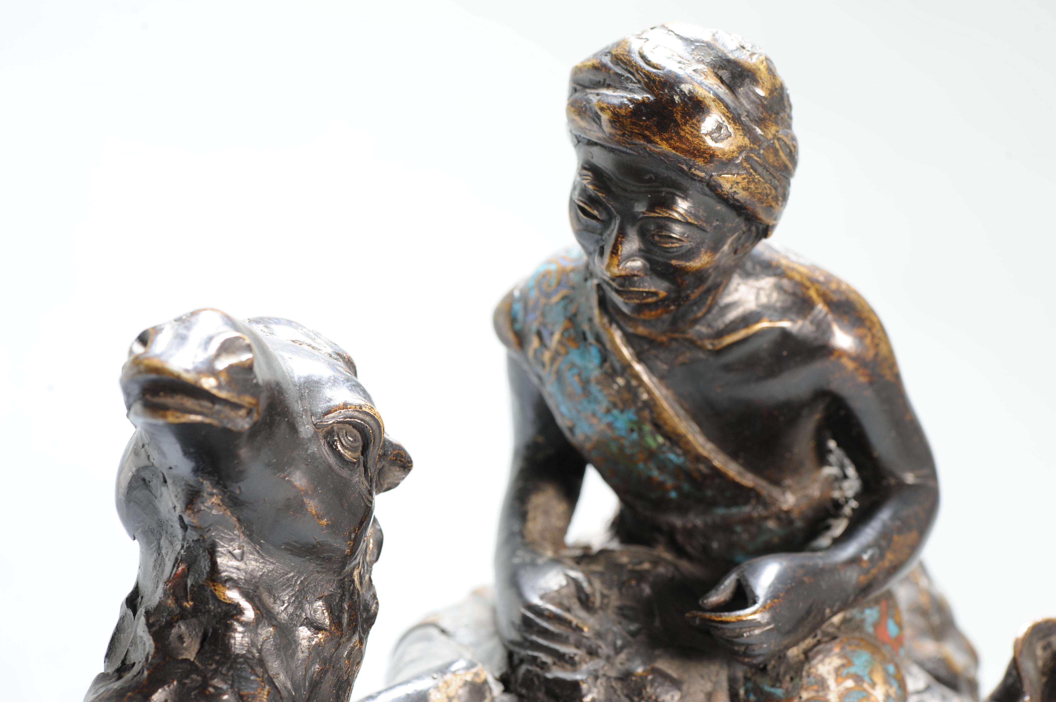 Grande cammello giapponese antico del periodo Meiji 19c e figura in bronzo cloisonne in vendita 8