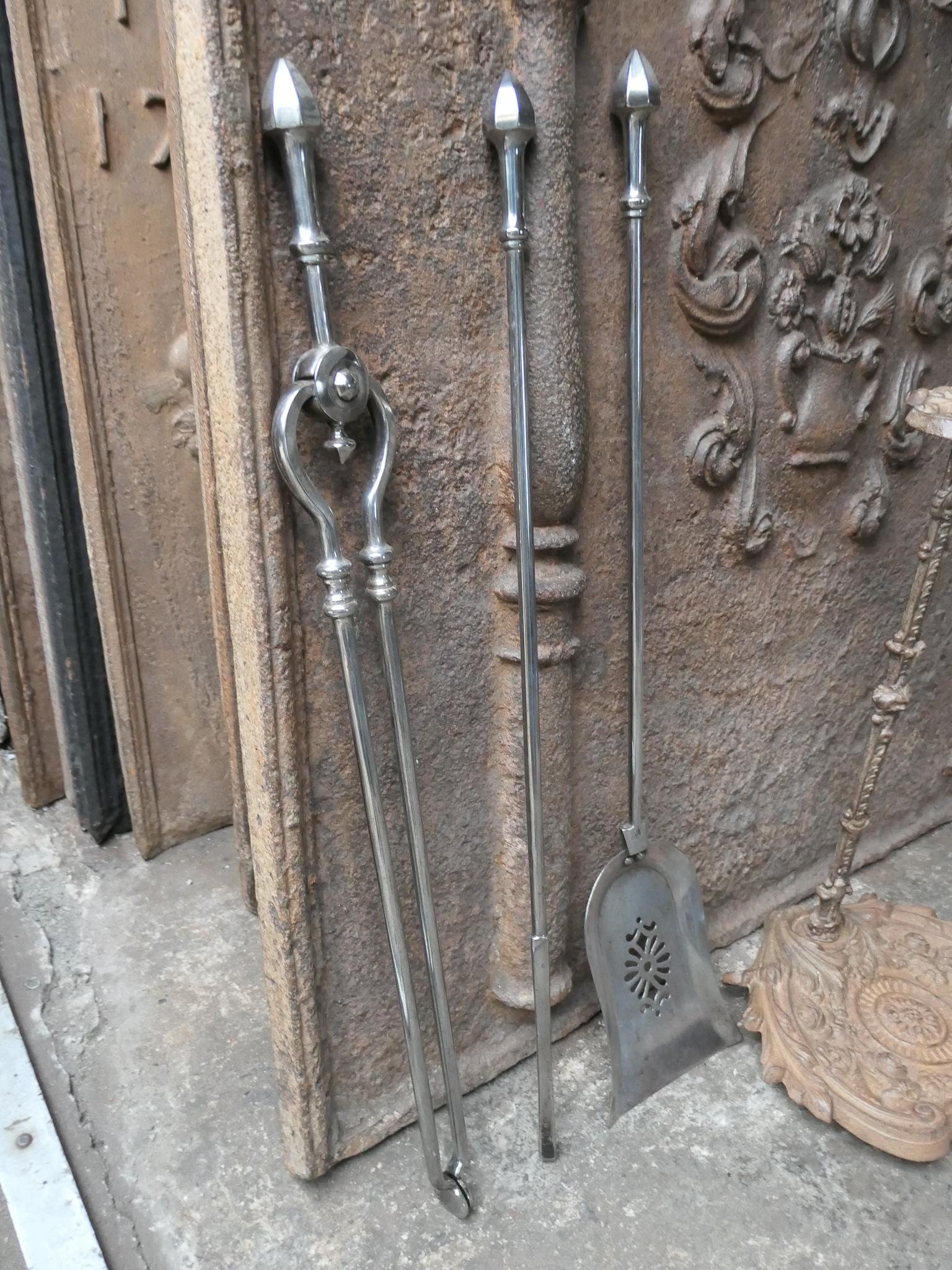 Large 19th C. English Iron and Polished Steel Victorian Fireside Companion Set For Sale 5