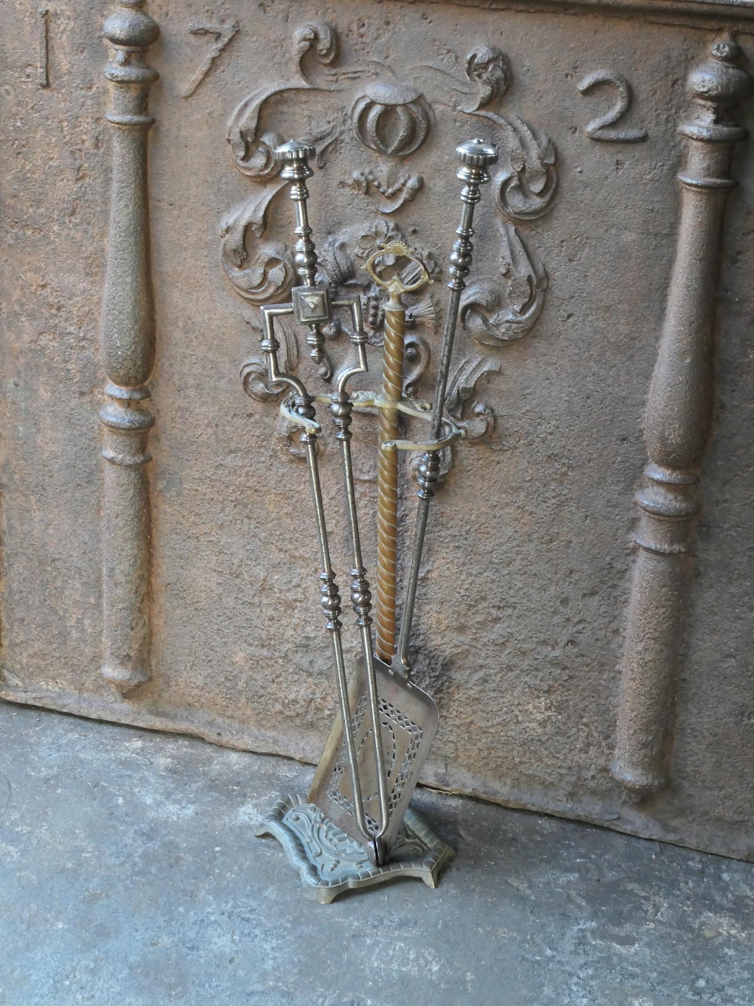 Large 19th C. English Polished Steel and Brass Georgian Fireplace Tools In Good Condition For Sale In Amerongen, NL