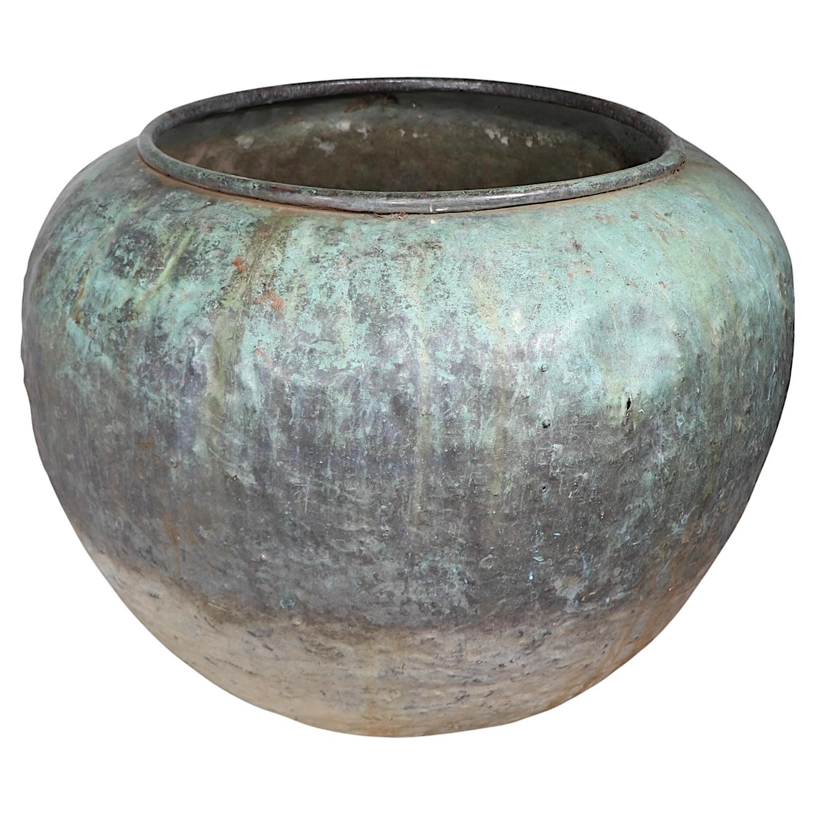 Grande jardinière française ancienne du 19ème siècle en vert-de-gris chocolat Vat